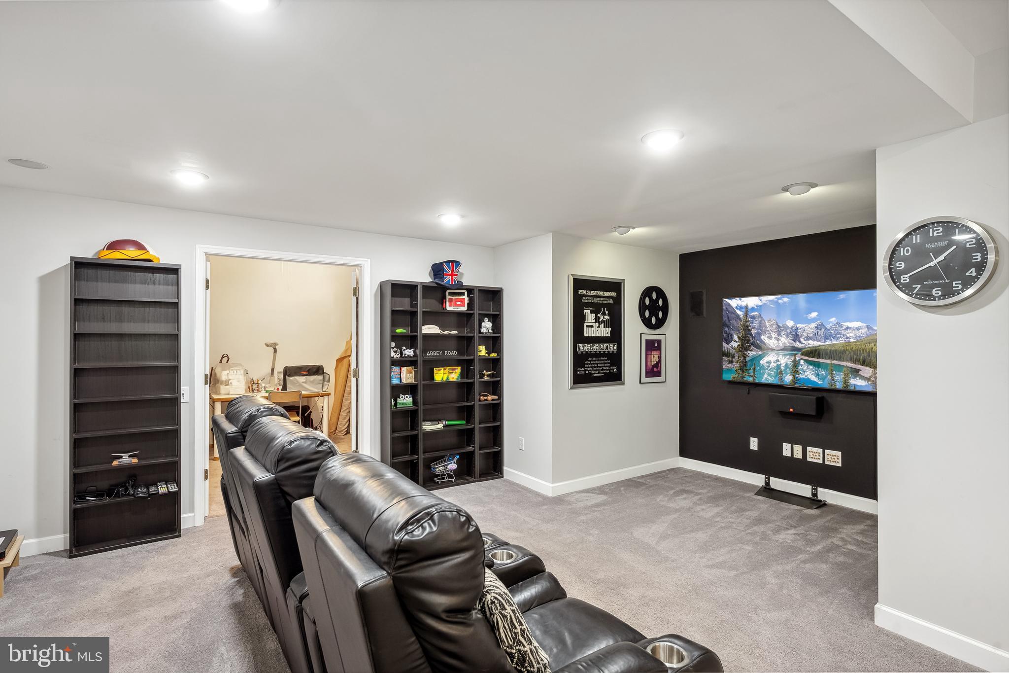 PARKSIDE MANOR - Residential