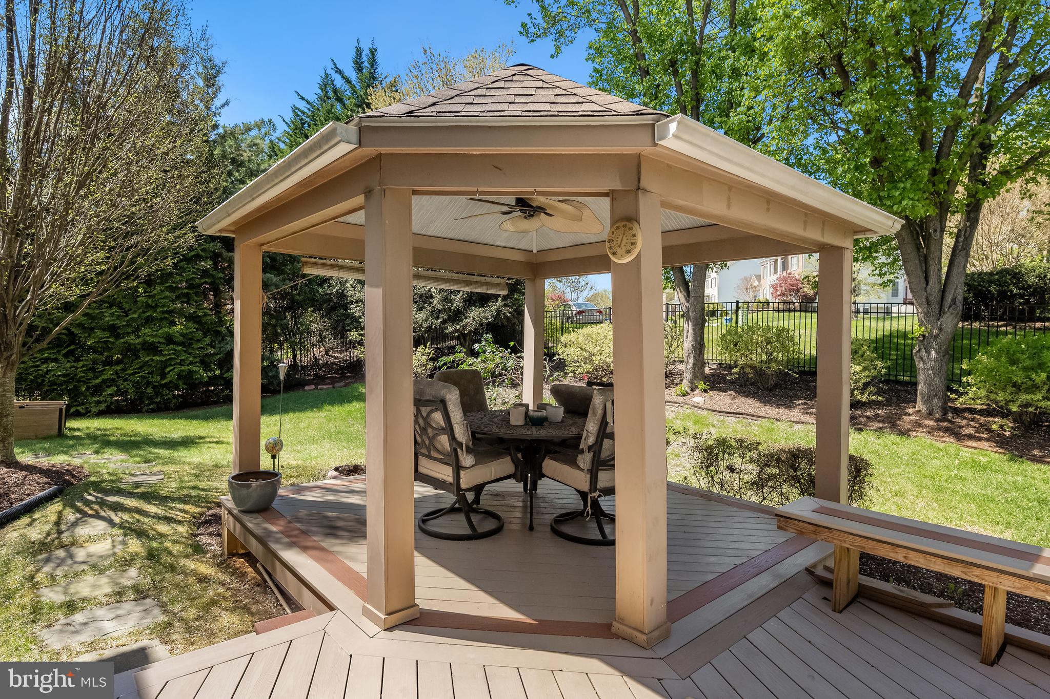 PARKSIDE MANOR - Residential