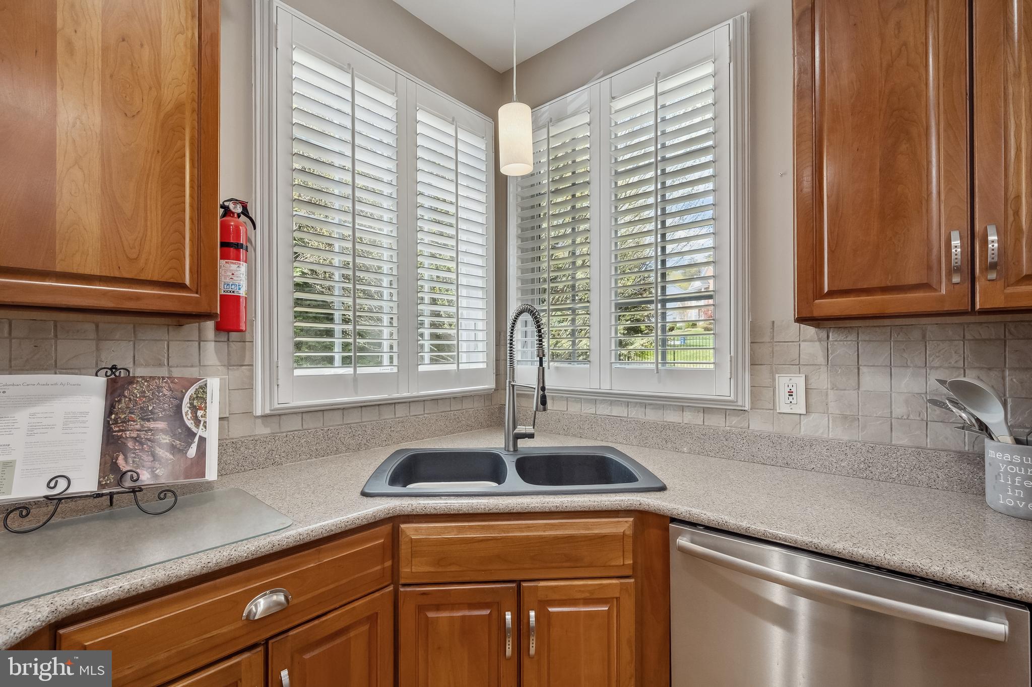 PARKSIDE MANOR - Residential