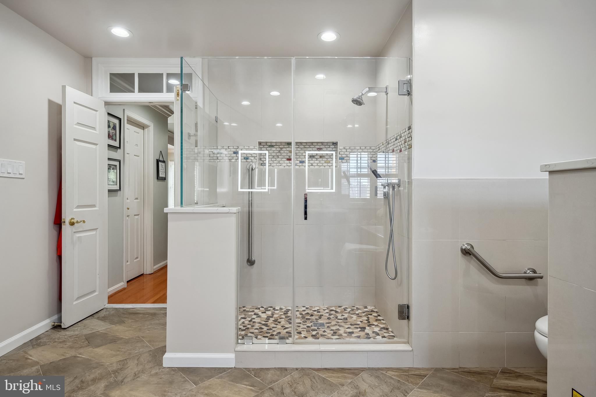 PARKSIDE MANOR - Residential