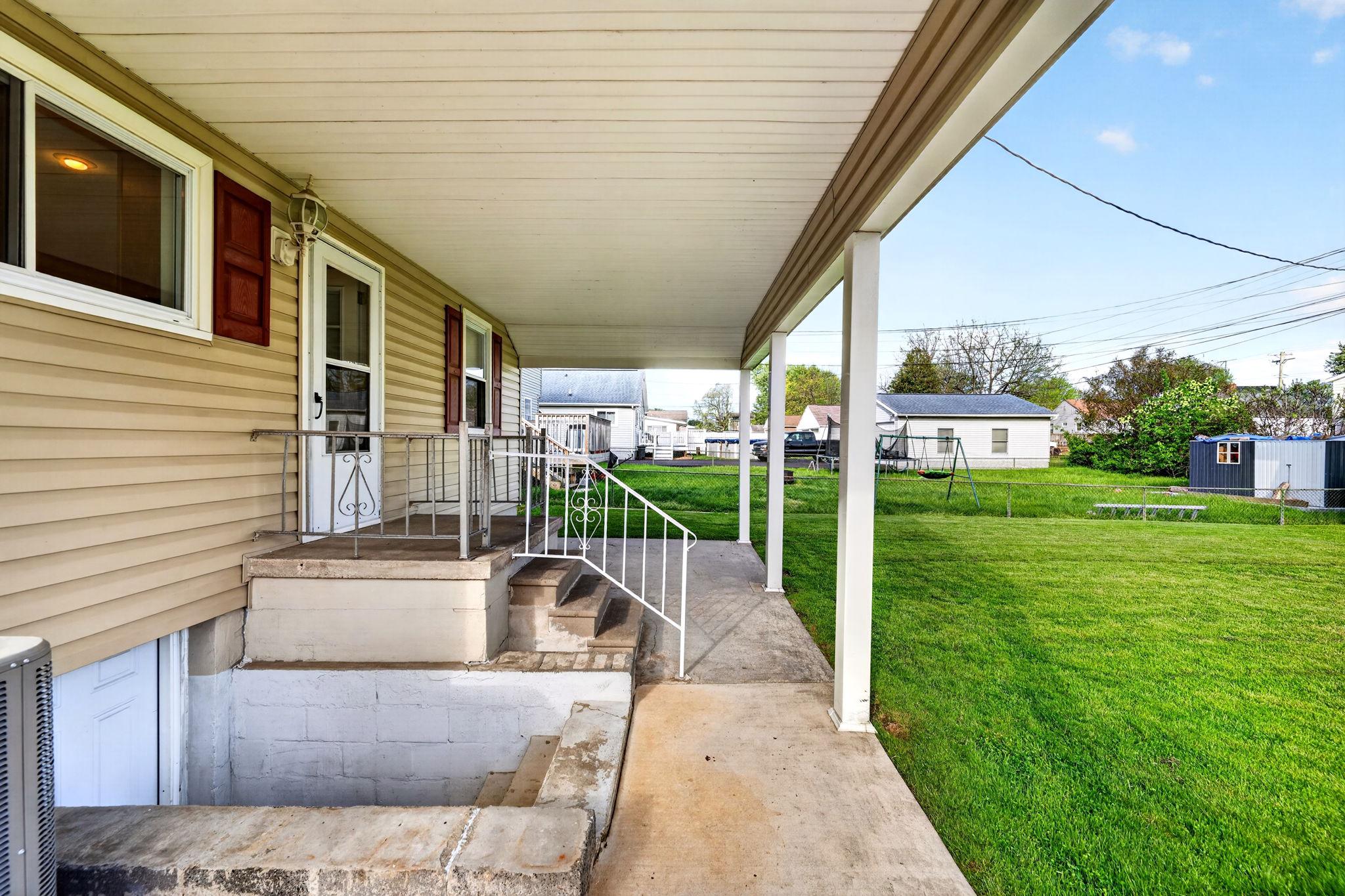 GRAY MANOR - Residential