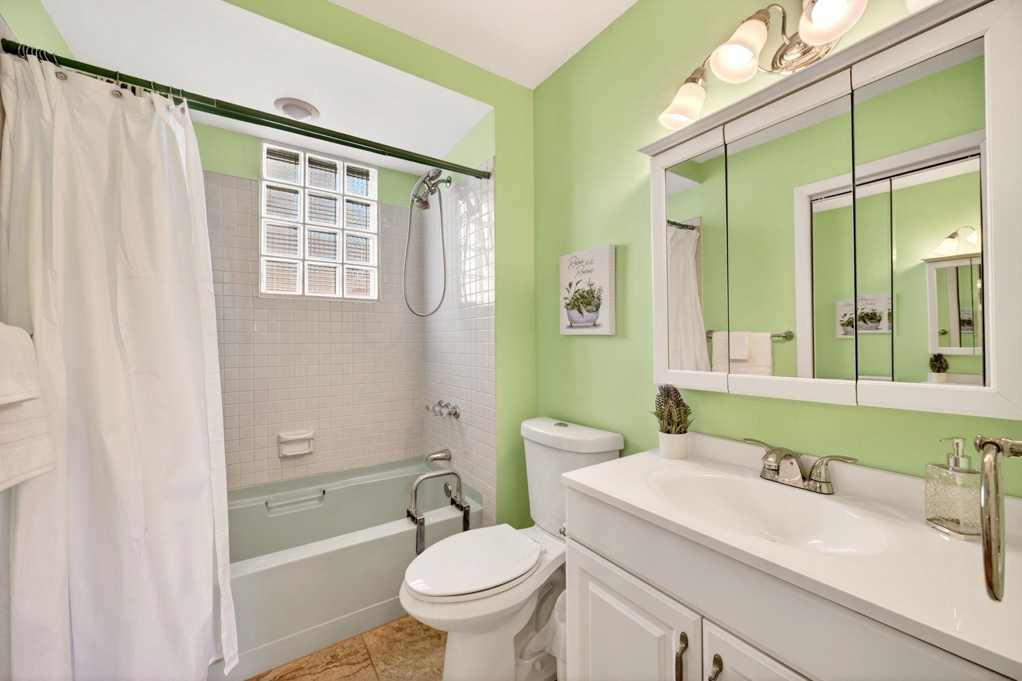 GRAY MANOR - Residential