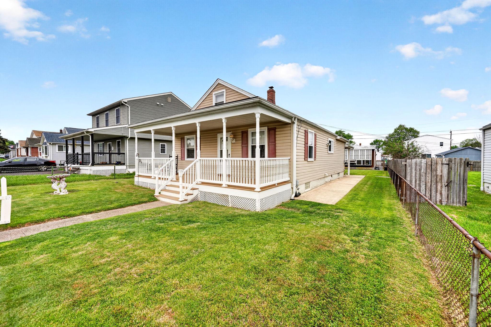 GRAY MANOR - Residential