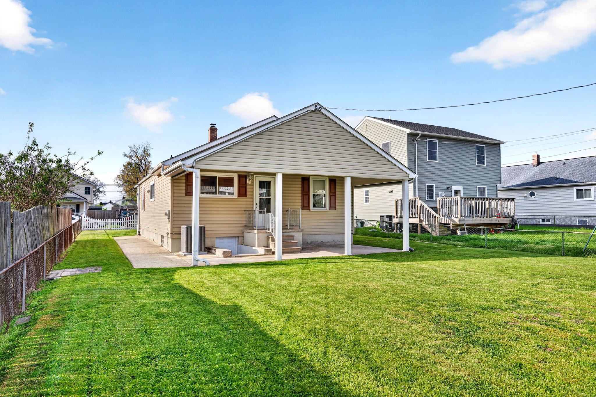 GRAY MANOR - Residential