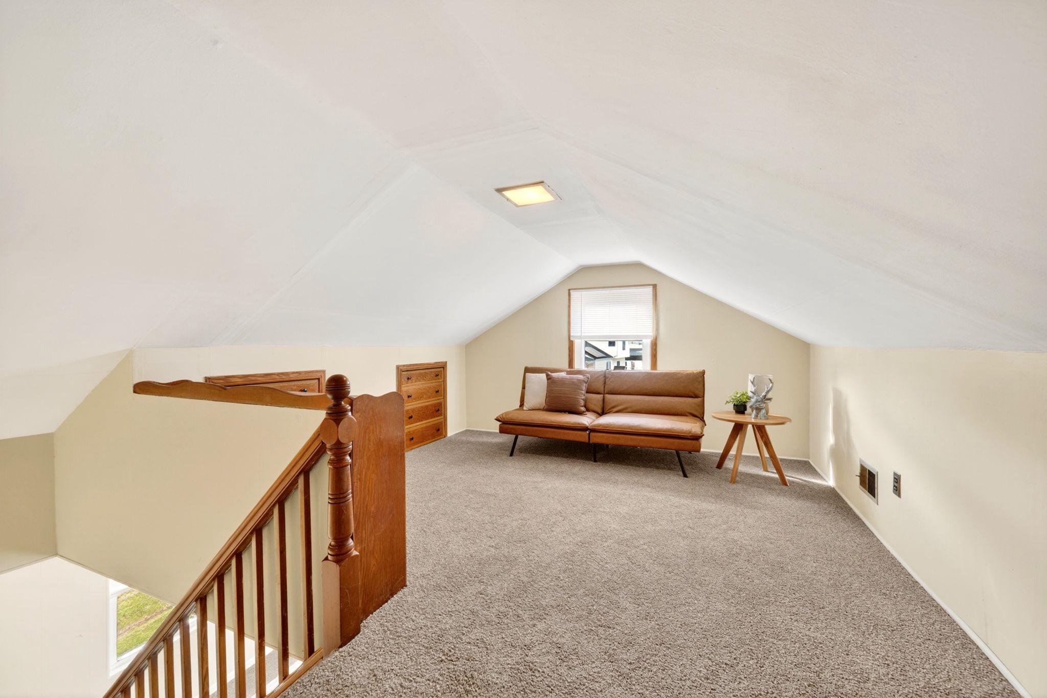 GRAY MANOR - Residential