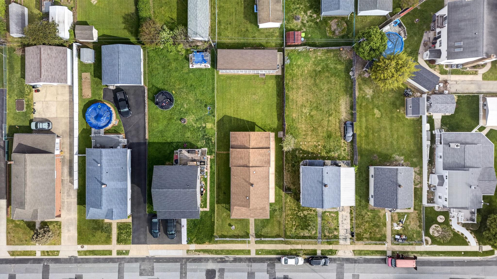 GRAY MANOR - Residential