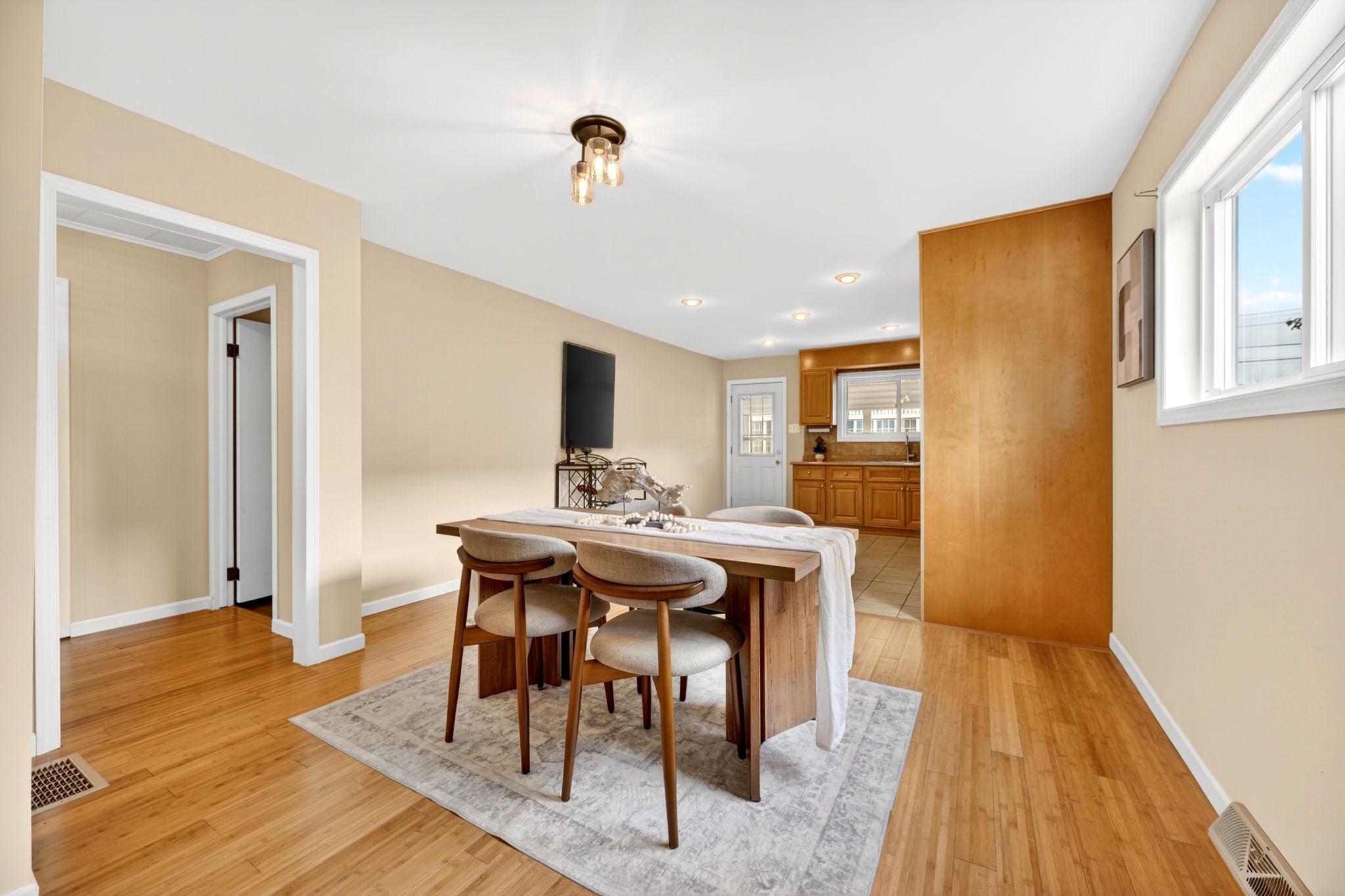 GRAY MANOR - Residential