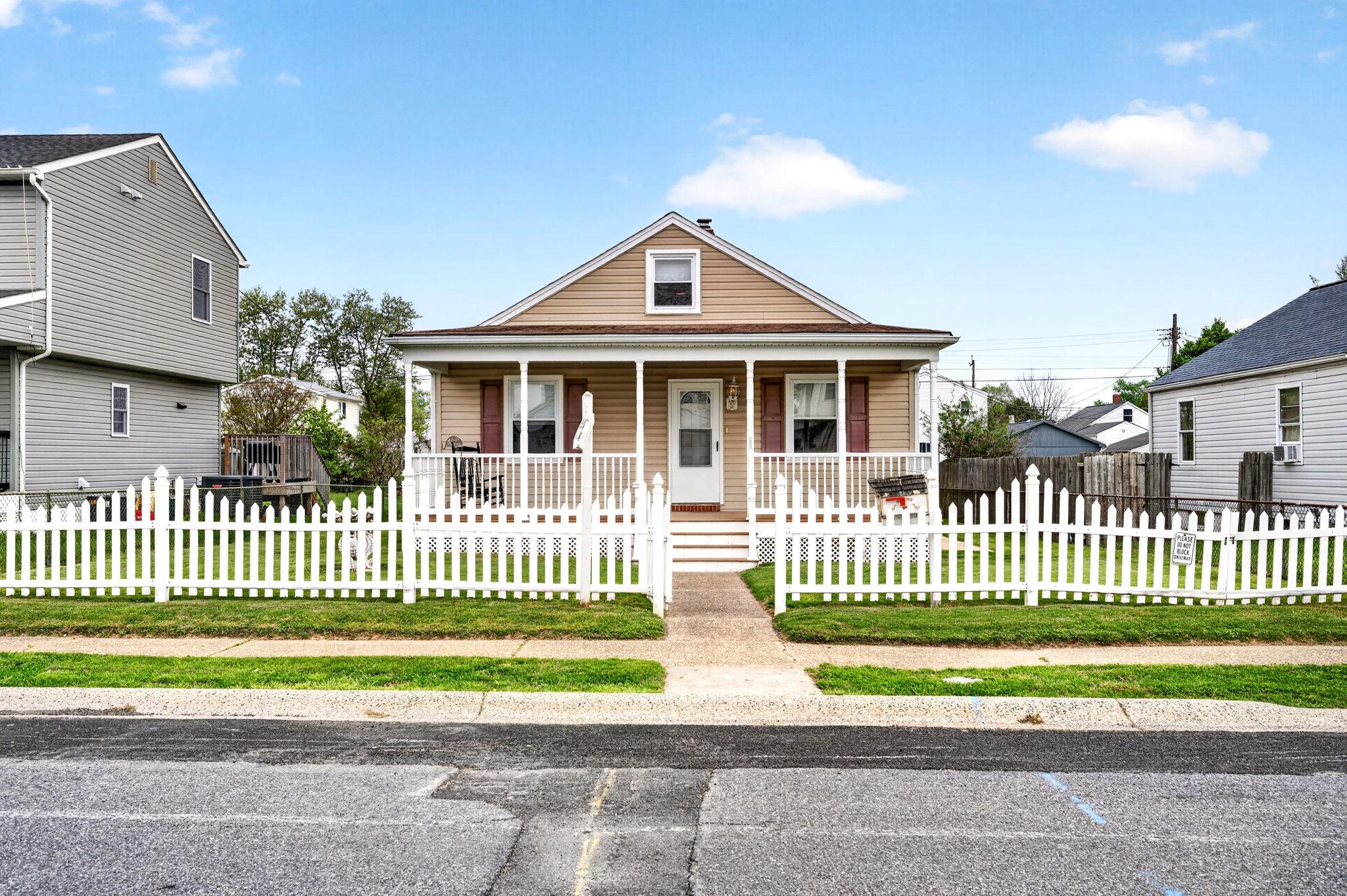 GRAY MANOR - Residential