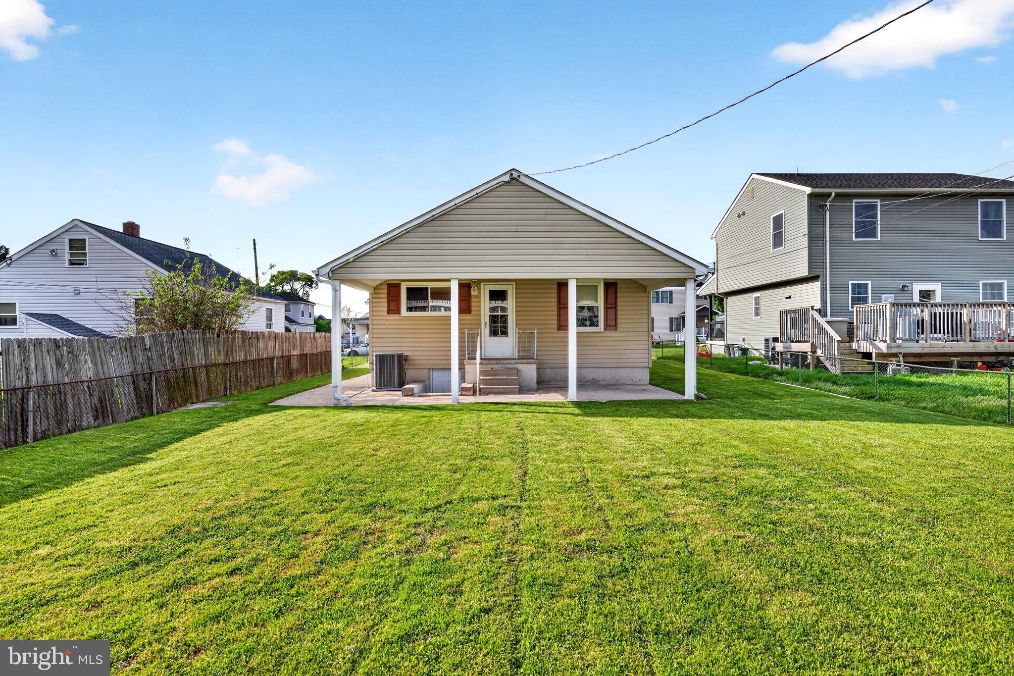 GRAY MANOR - Residential