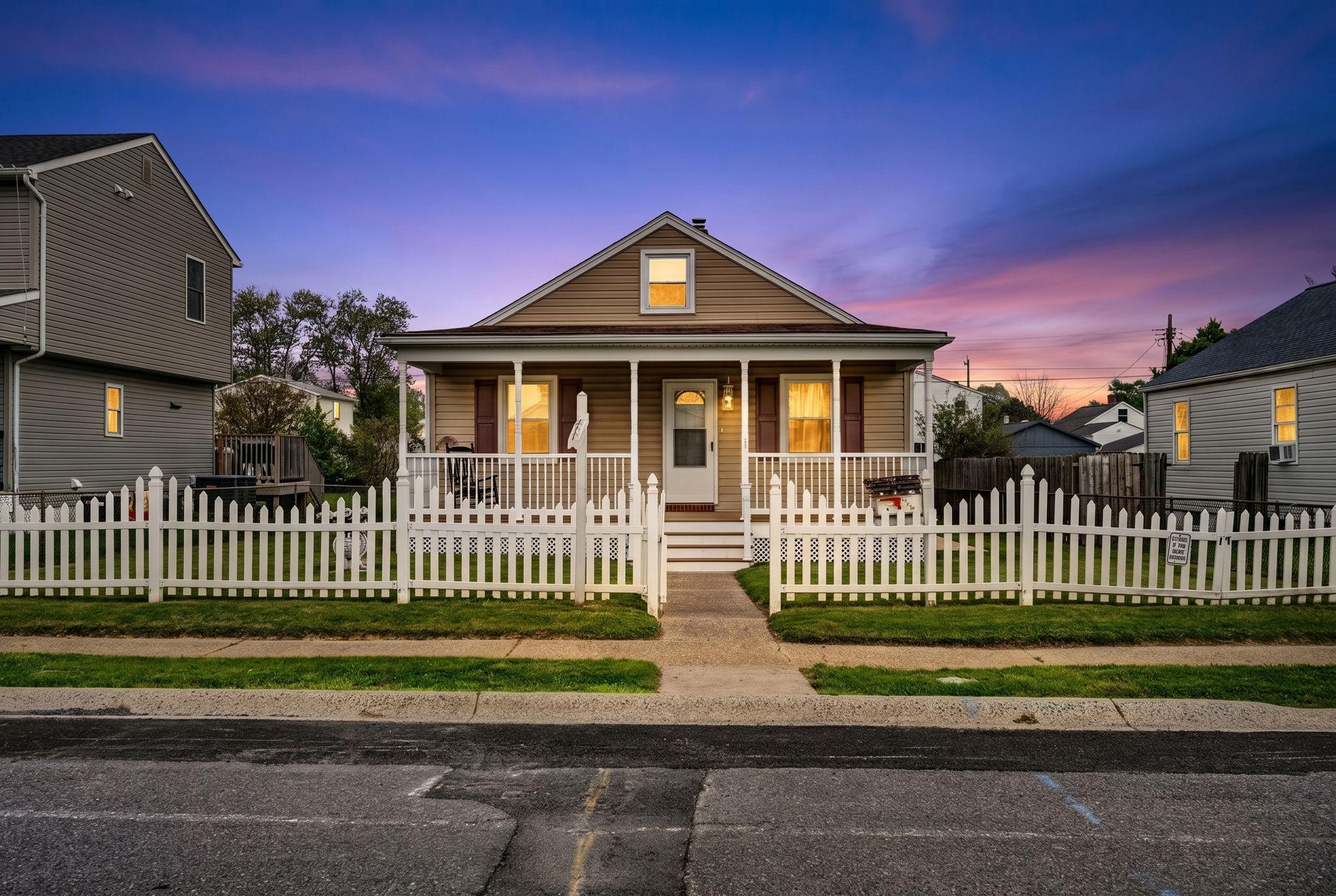 GRAY MANOR - Residential