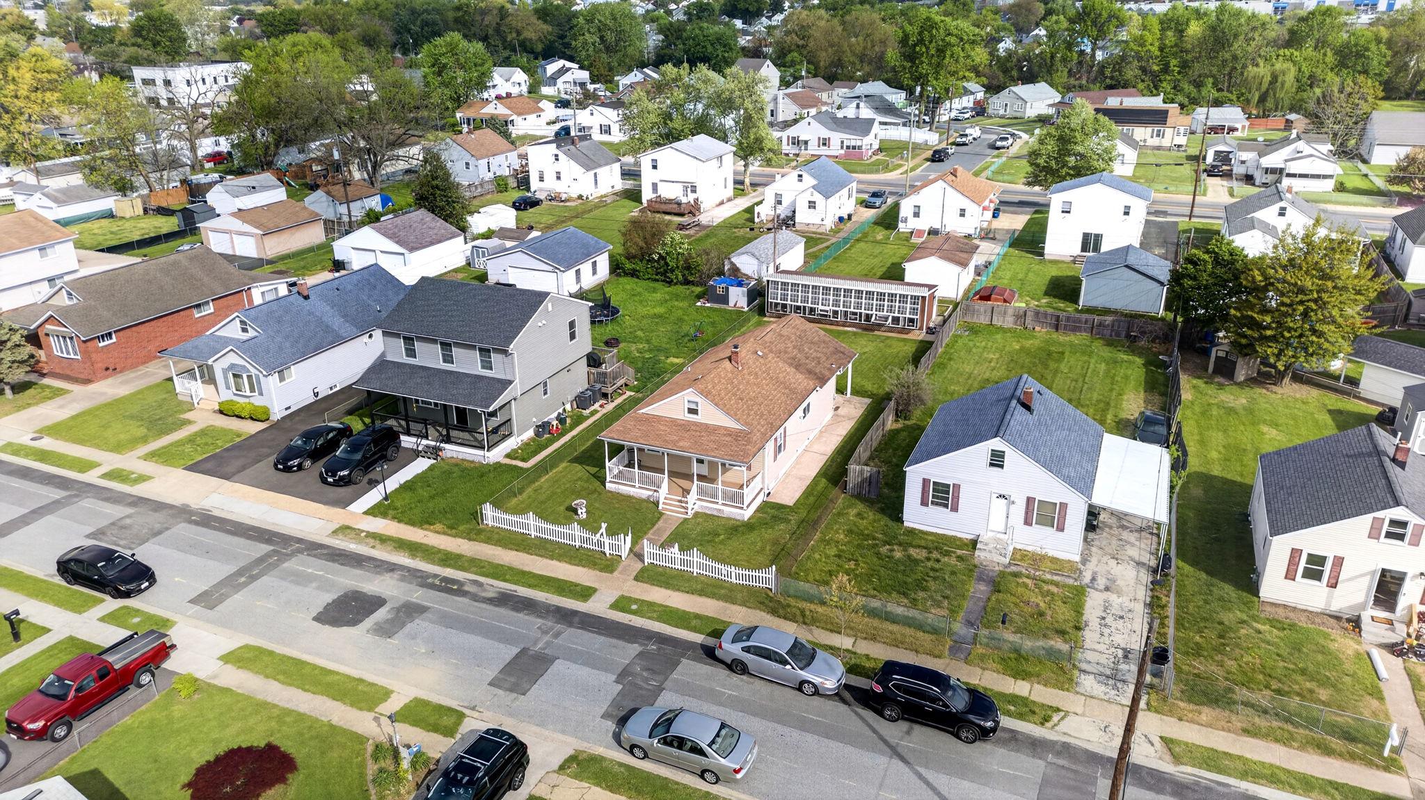 GRAY MANOR - Residential