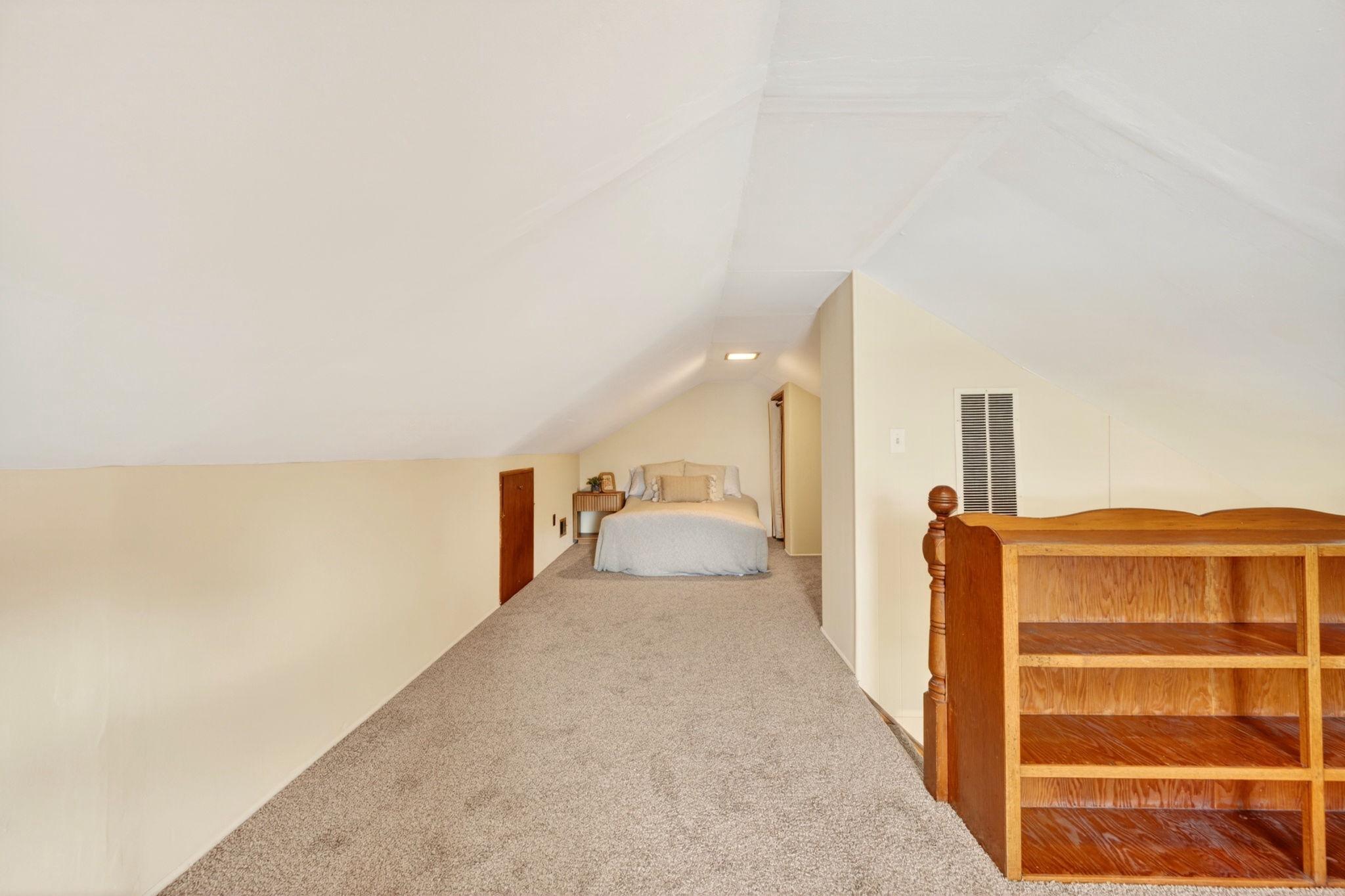 GRAY MANOR - Residential