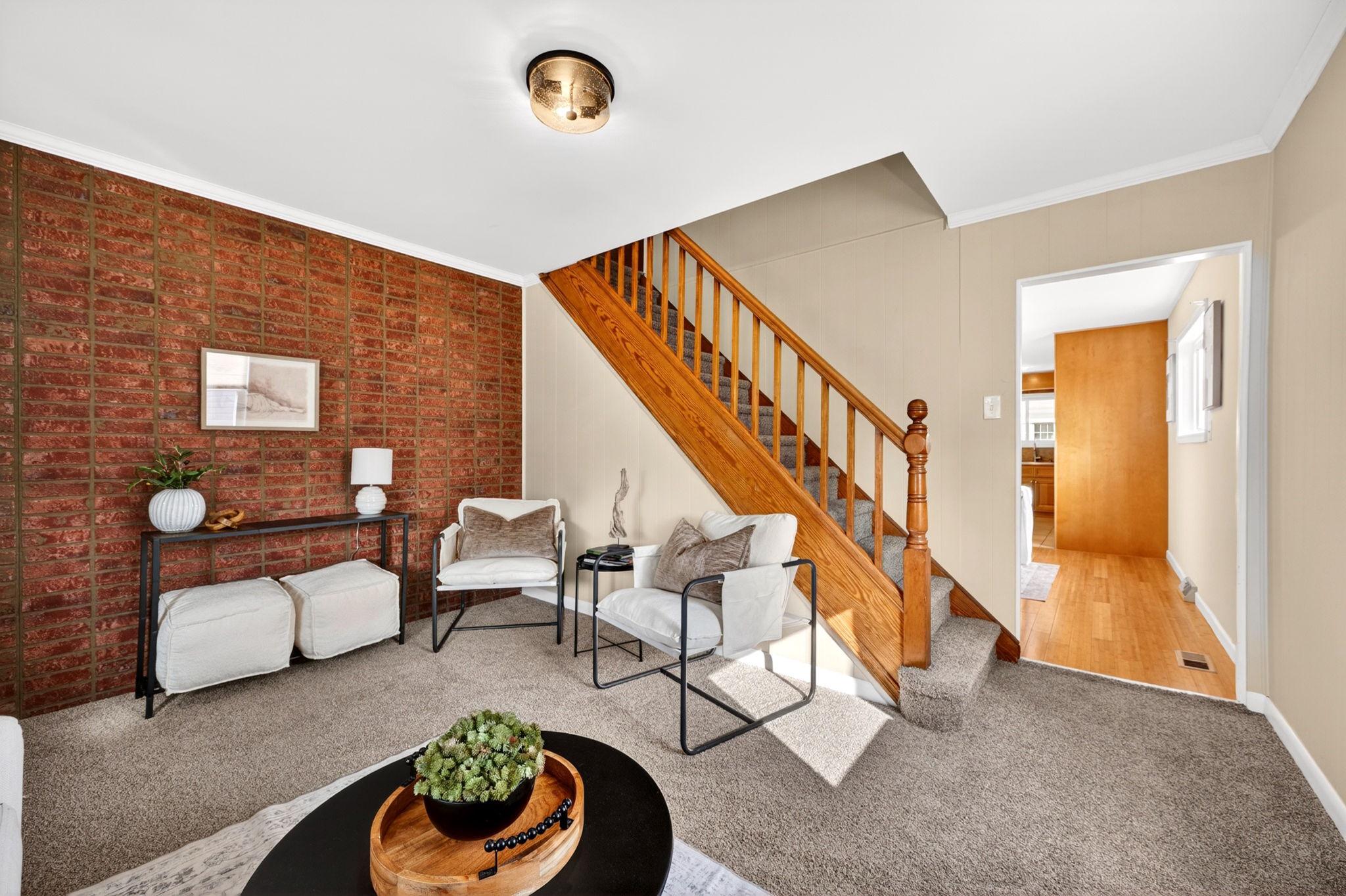 GRAY MANOR - Residential