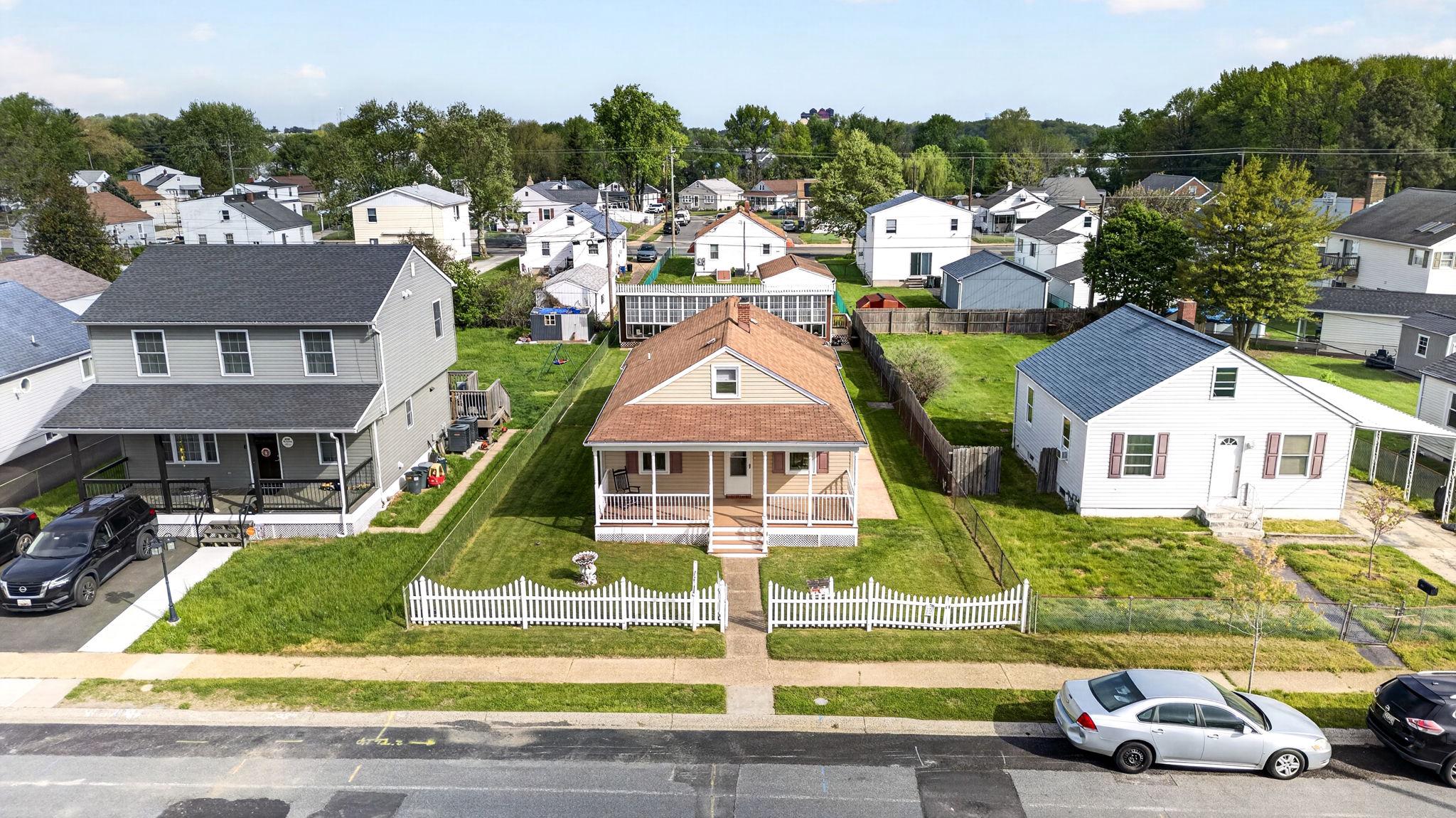 GRAY MANOR - Residential