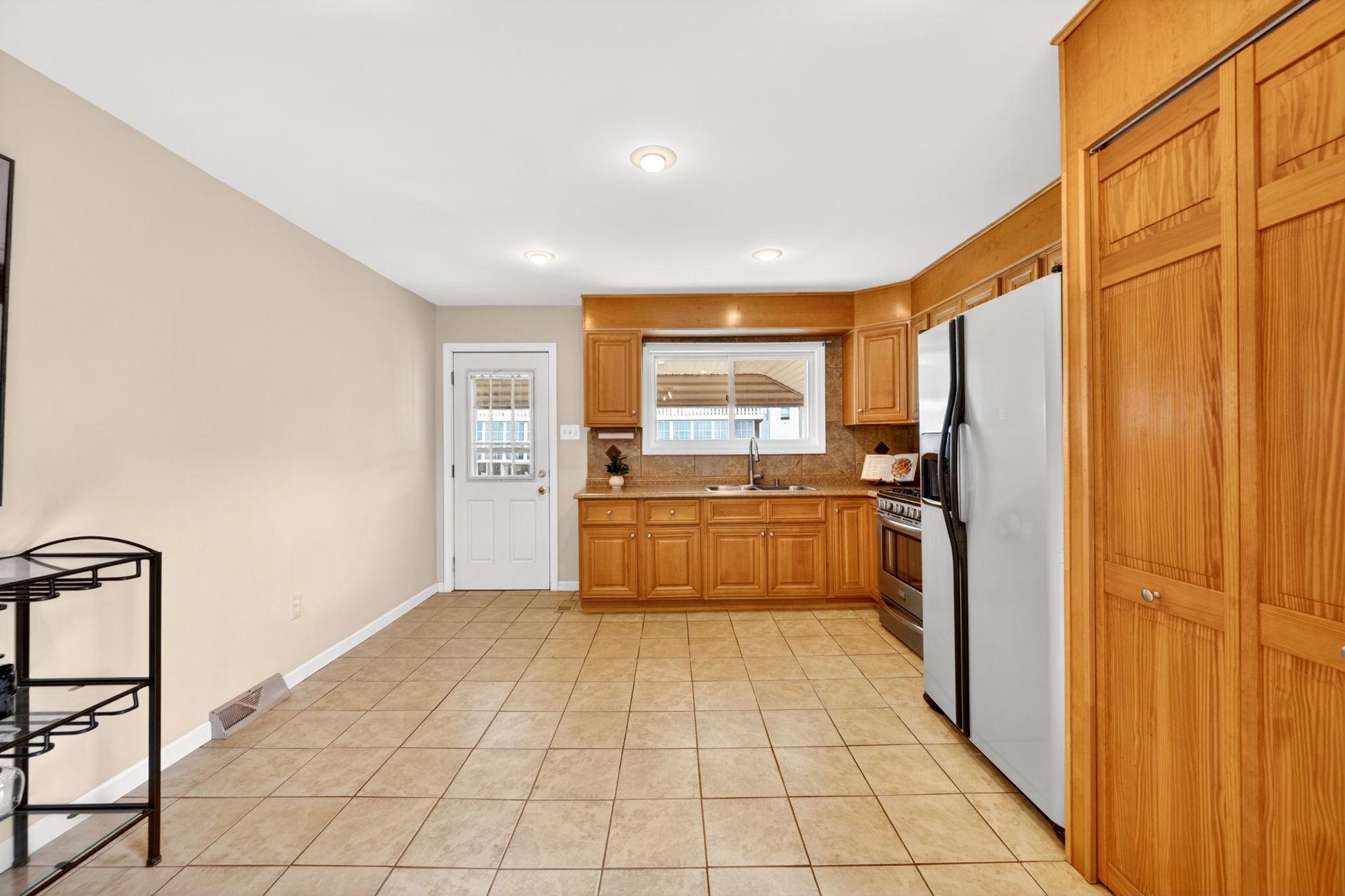 GRAY MANOR - Residential