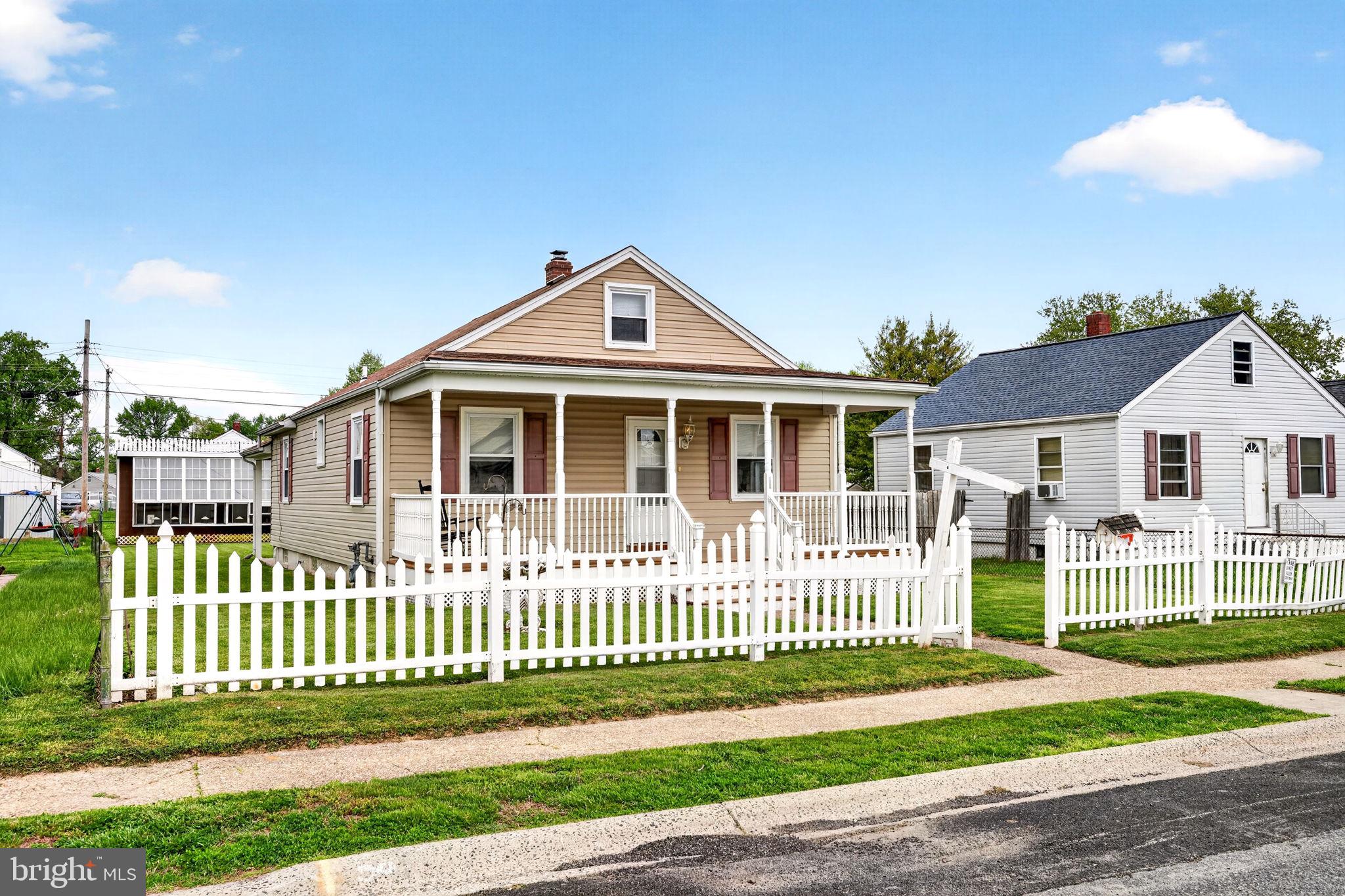 GRAY MANOR - Residential