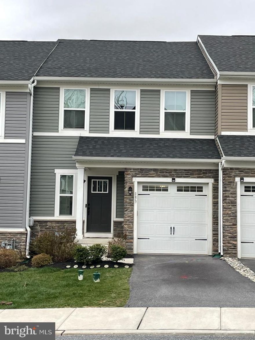 Well maintained 3 Bedrooms, 3 full Baths and 1 half Bath in this sought after “Malvern Walk” location just minutes from Malvern, West Chester and Exton Downingtown,  Chester Springs, Devon, Wayne. build in 2018. Easy commute to Malvern, Exton, Paoli, Downingtown train stations.
All Shopping near by.  All of this in the highly rated Great Valley School District with easy access to Rt 30, Rt 202, PA turnpike as well as plenty of parks and various shopping areas.  Finished basement.