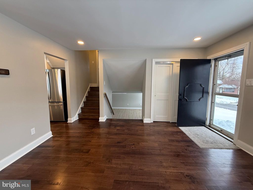 Photo of 41 Dorset Drive, BROOMALL, PA 19008 (MLS # PADE2111438)