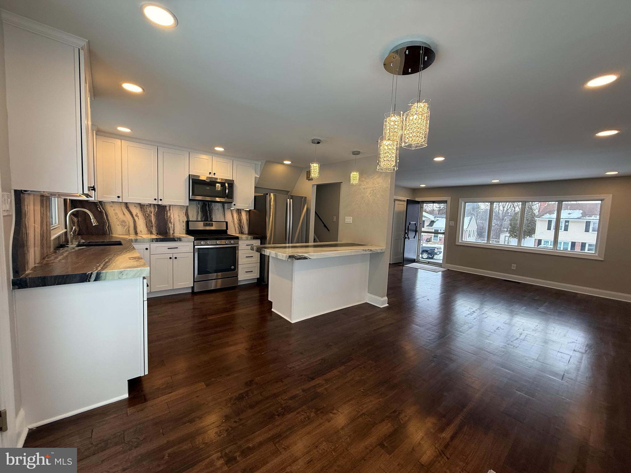 LAWRENCE PARK - Residential