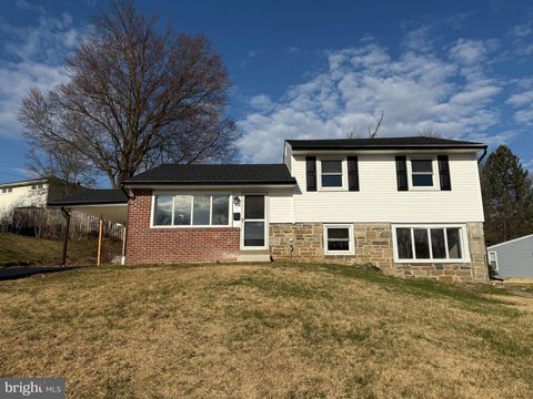 Homes For Sale - 41 Dorset Drive<br/> Delaware County, BROOMALL, PA 19008