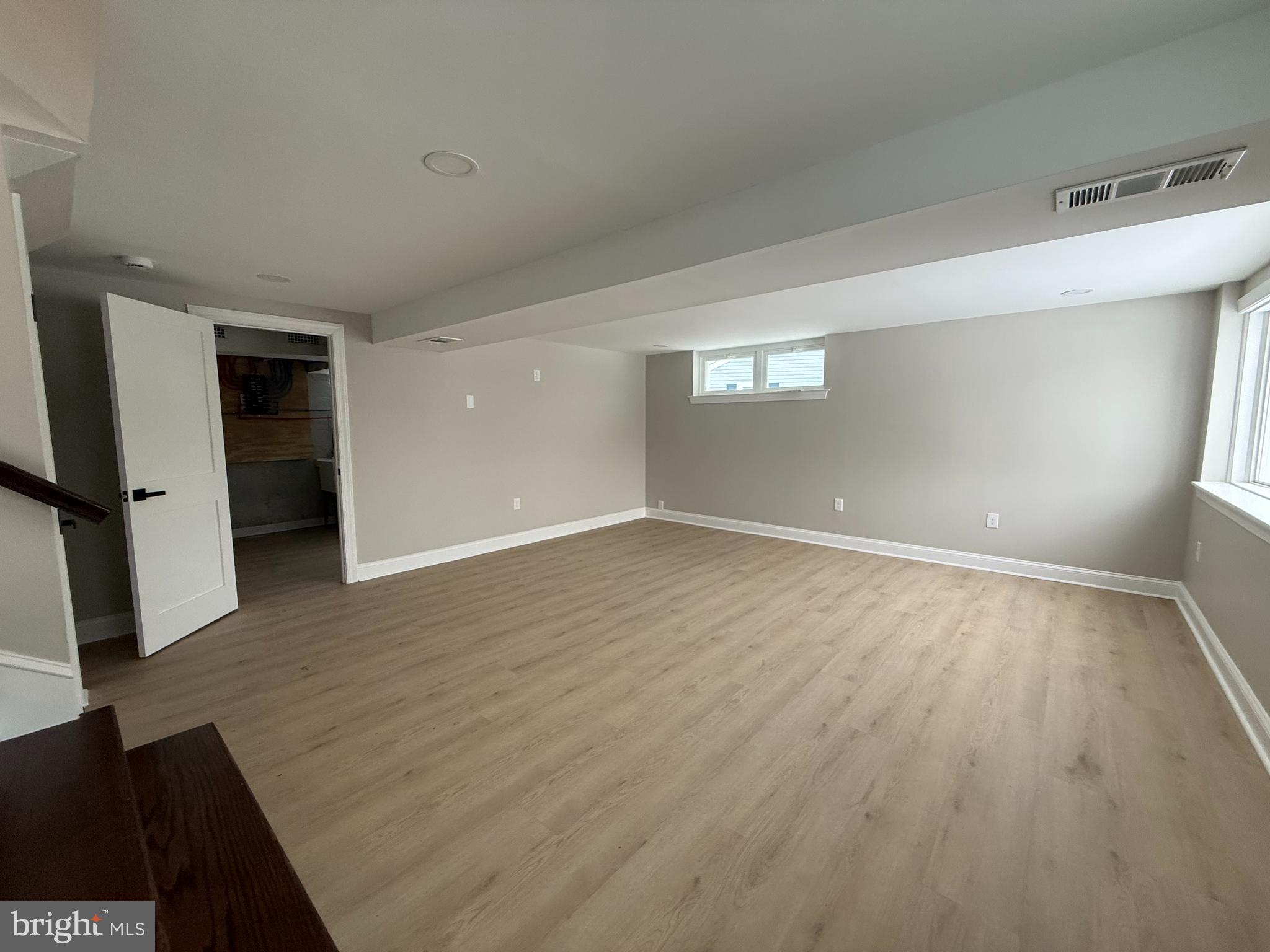 LAWRENCE PARK - Residential