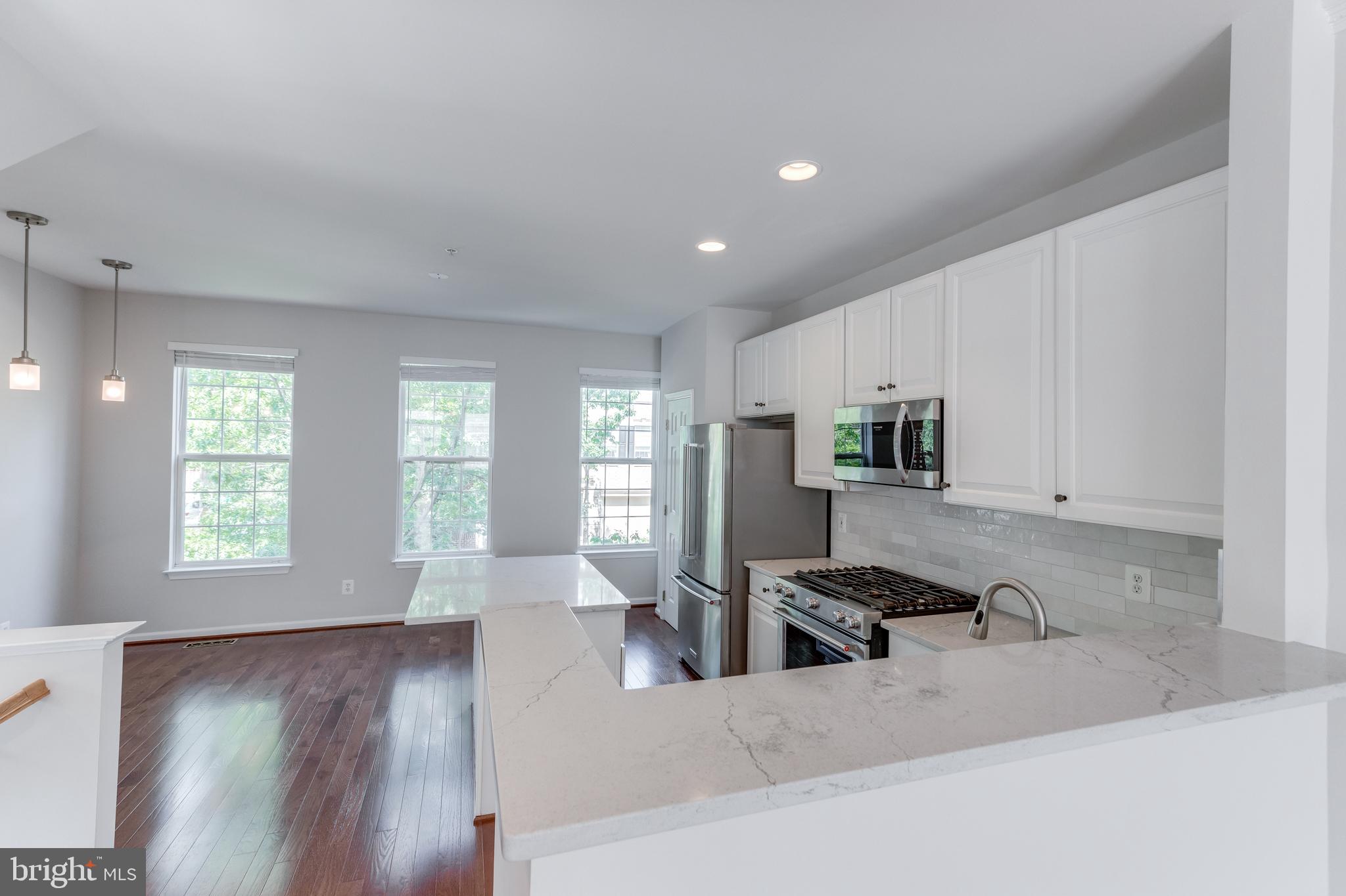 CAMERON STATION - Residential Lease