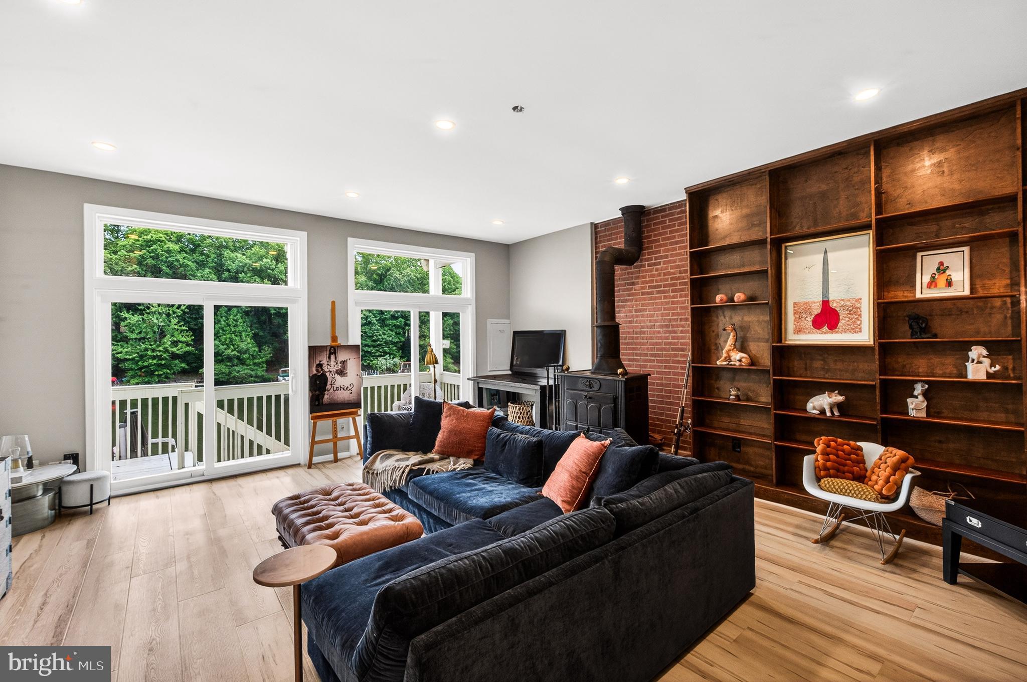 11103 LAKE CHAPEL LANE