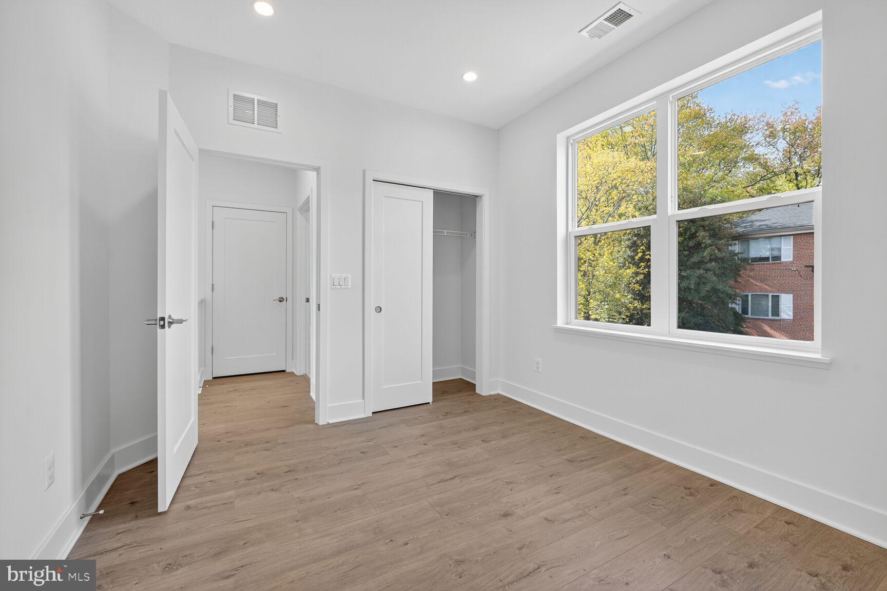 WESTBARD SQUARE - Residential