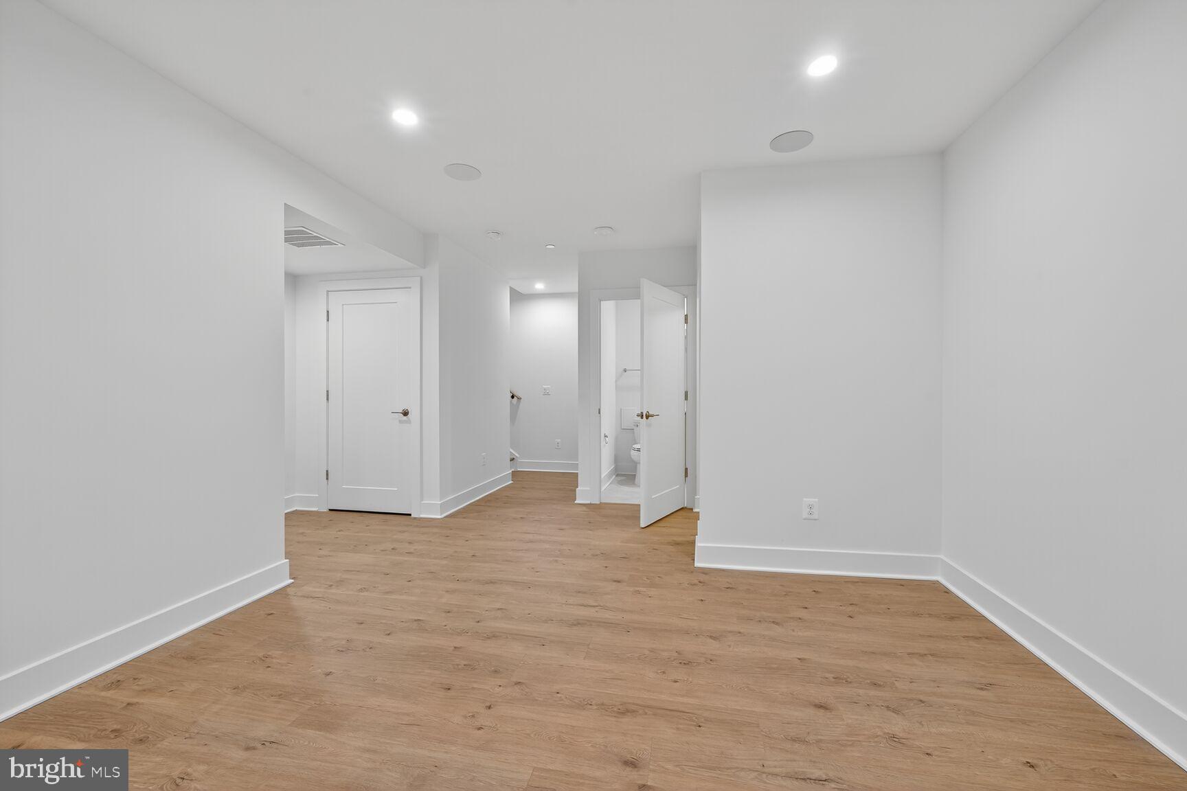 WESTBARD SQUARE - Residential