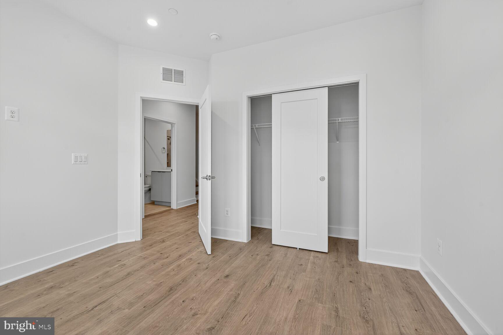 WESTBARD SQUARE - Residential