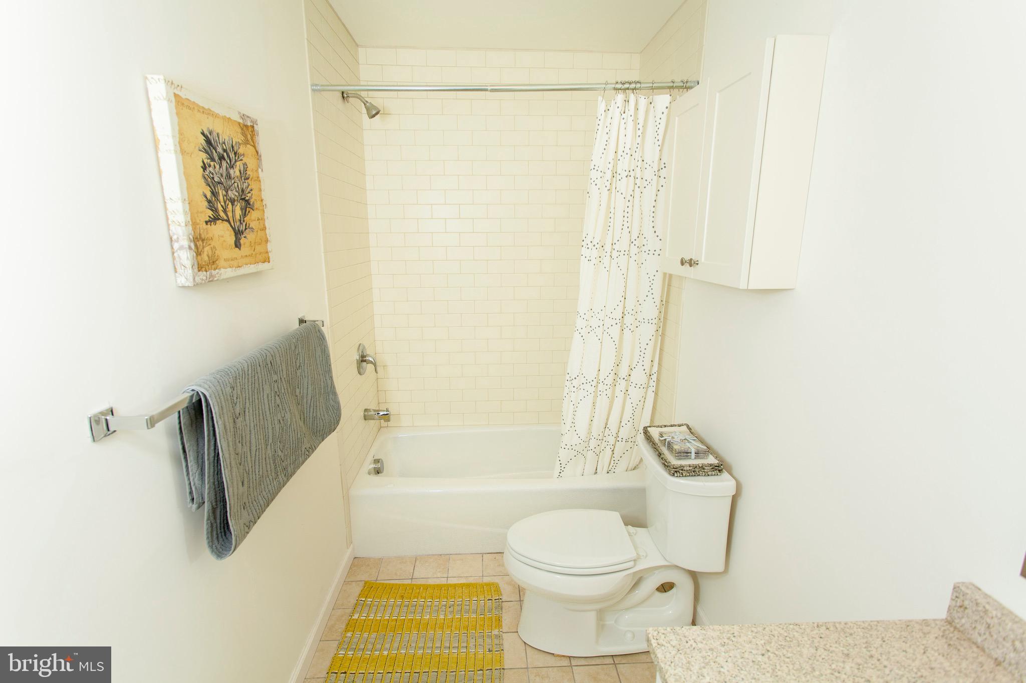 DOWNTOWN - Residential Lease