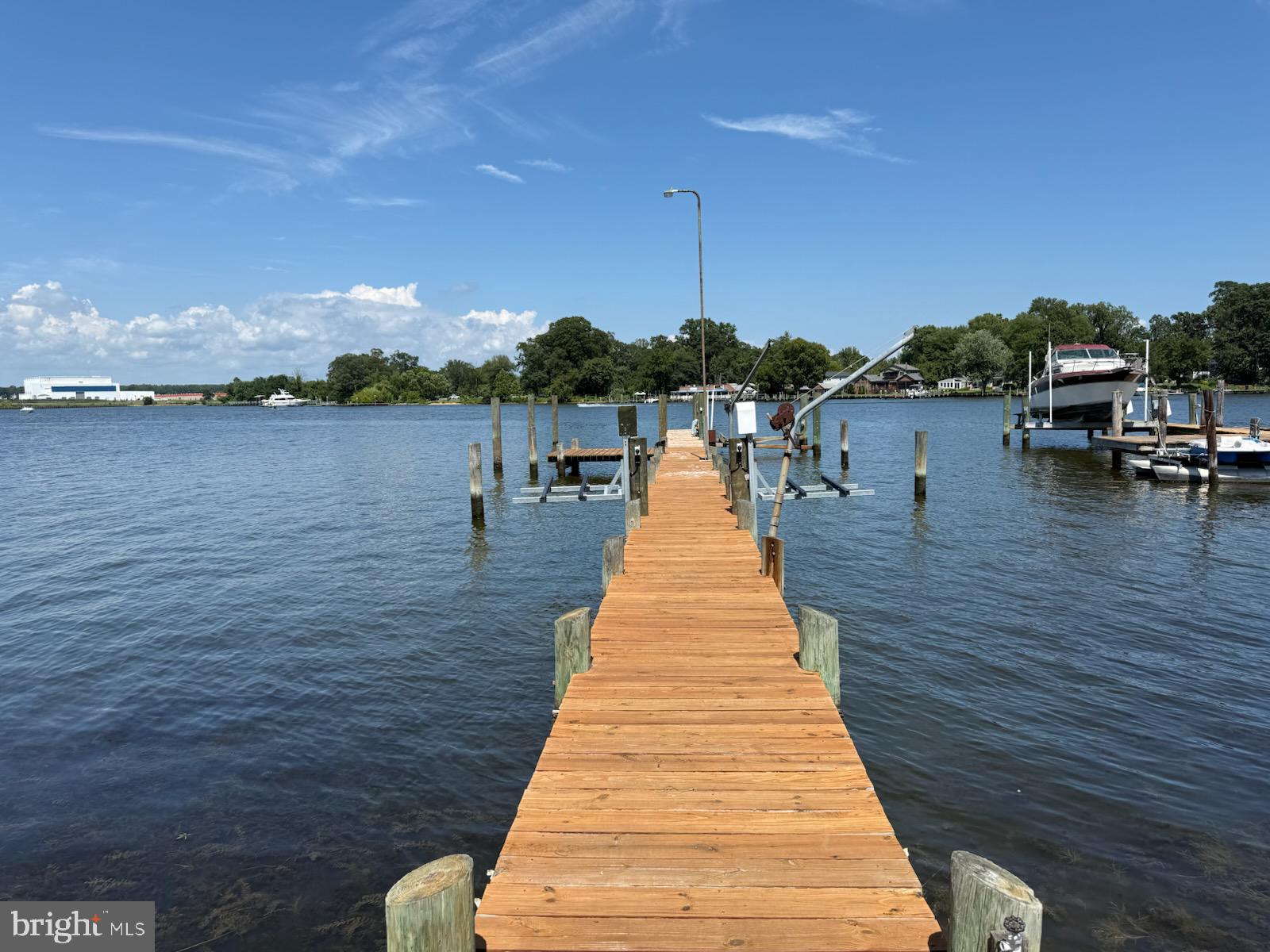 MIDDLE RIVER - Residential