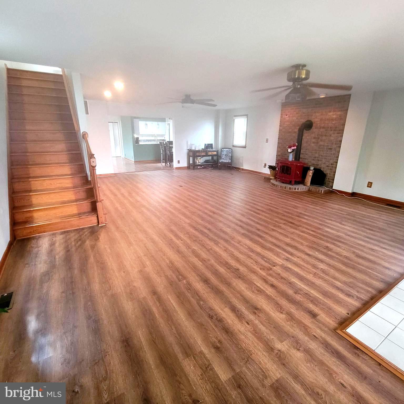 MIDDLE RIVER - Residential