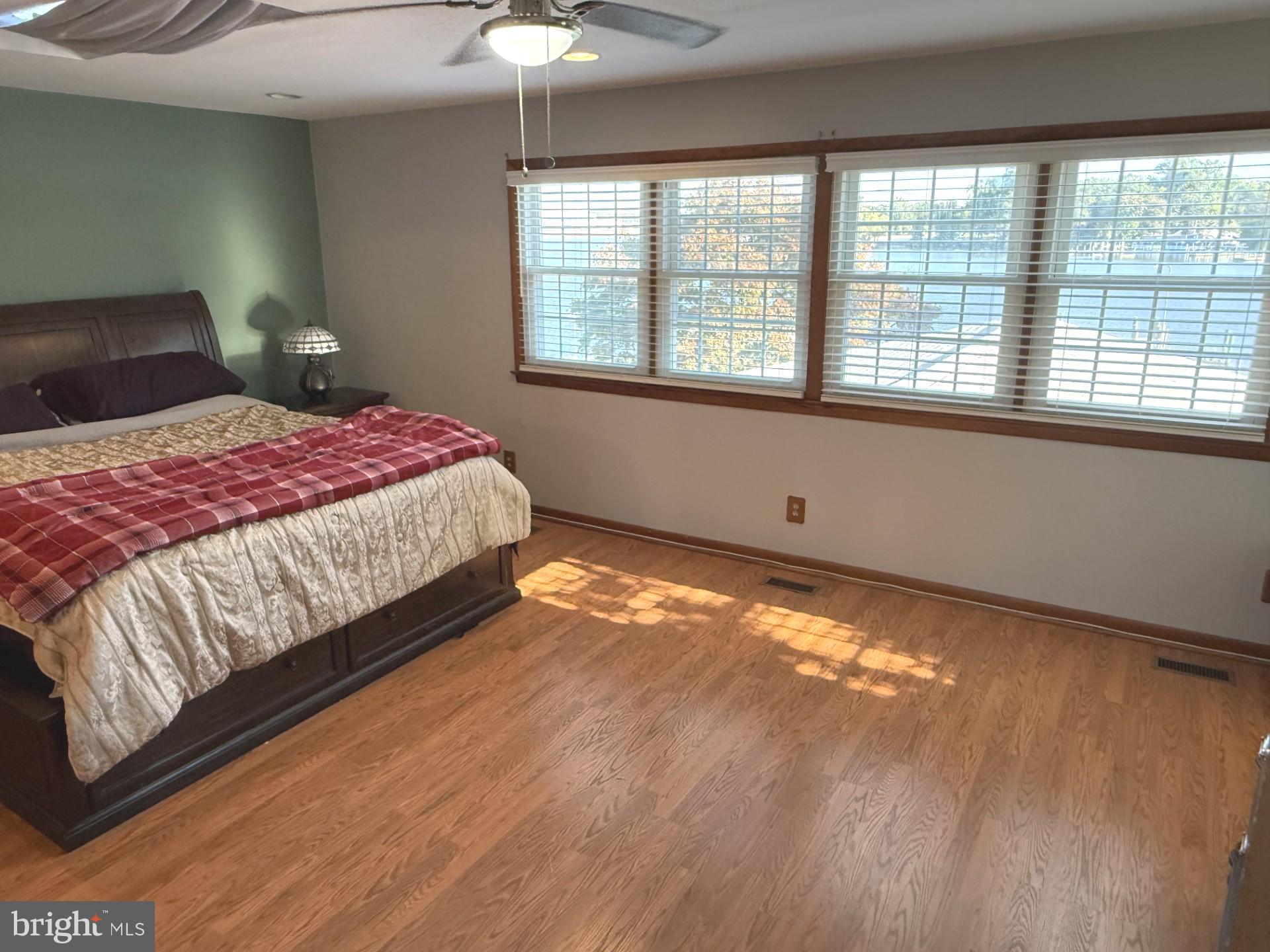 MIDDLE RIVER - Residential