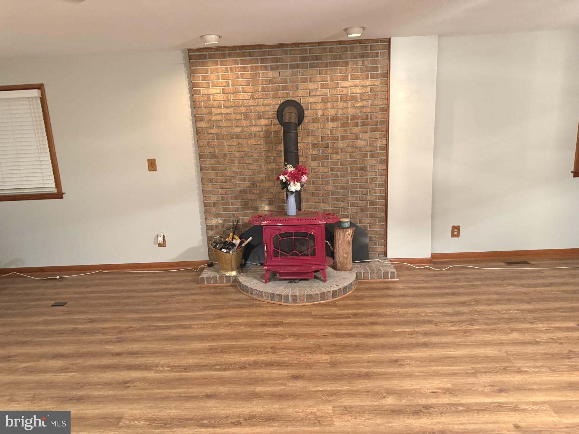 MIDDLE RIVER - Residential