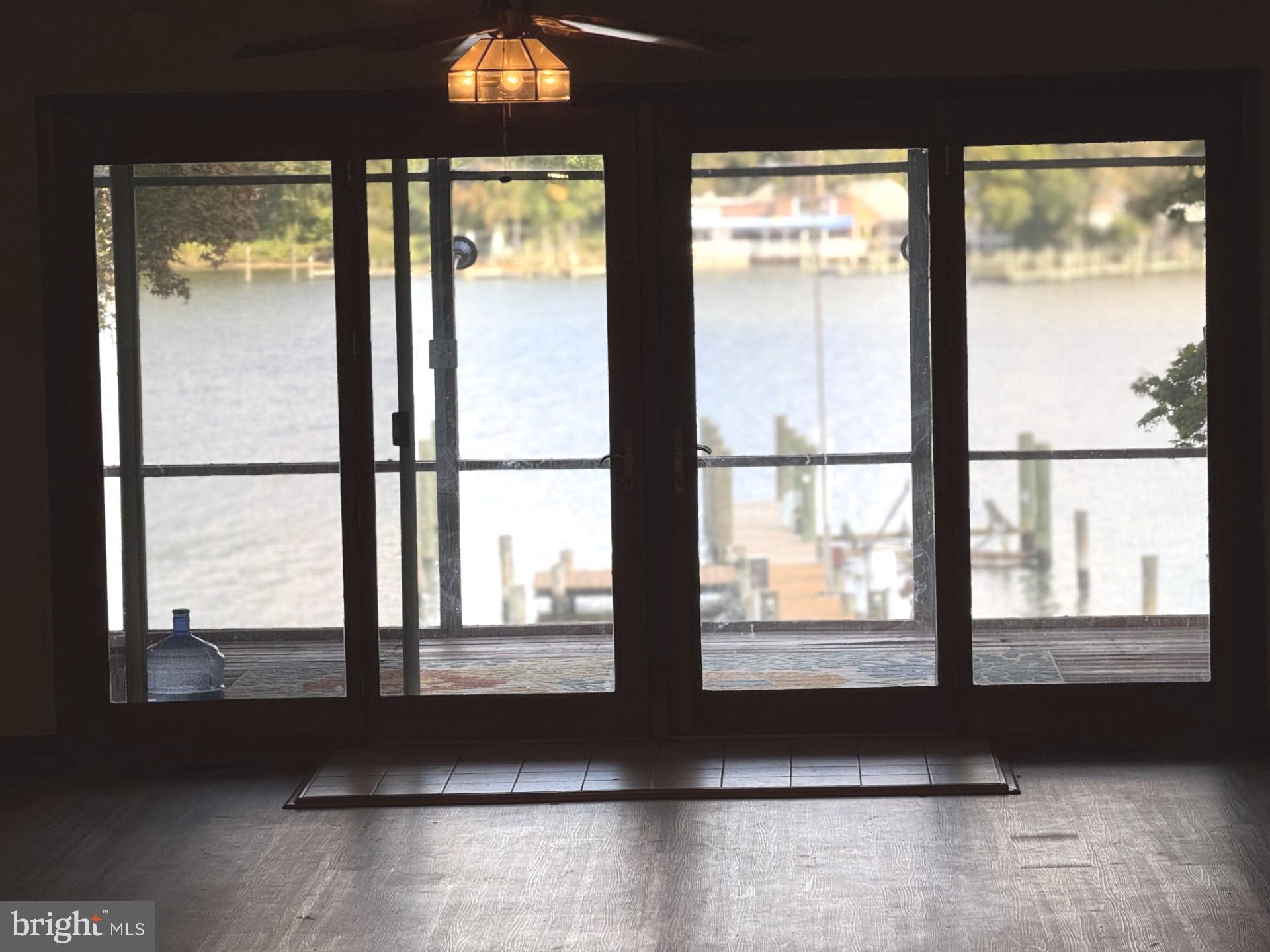 MIDDLE RIVER - Residential