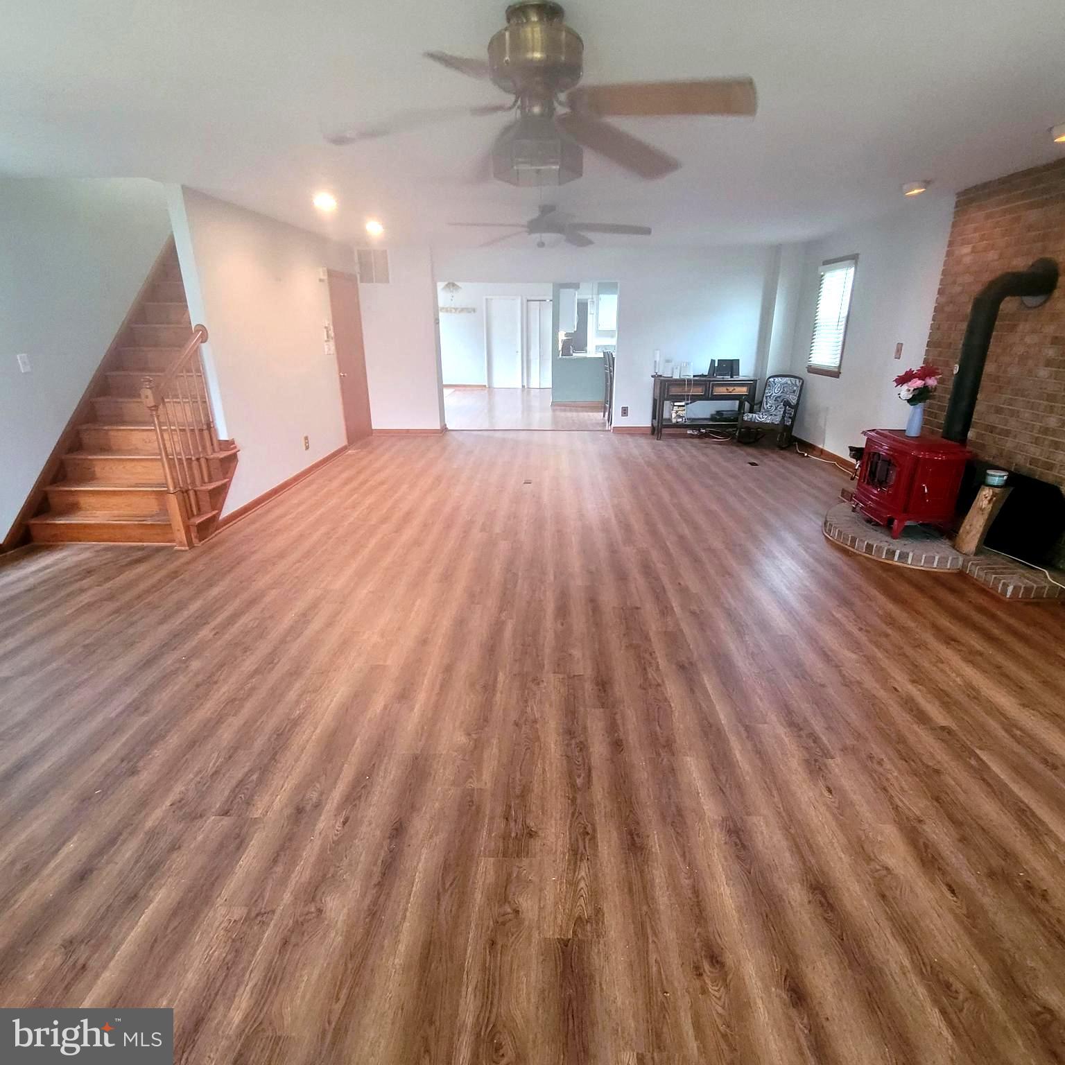 MIDDLE RIVER - Residential