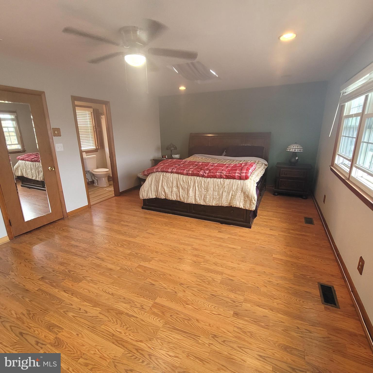 MIDDLE RIVER - Residential