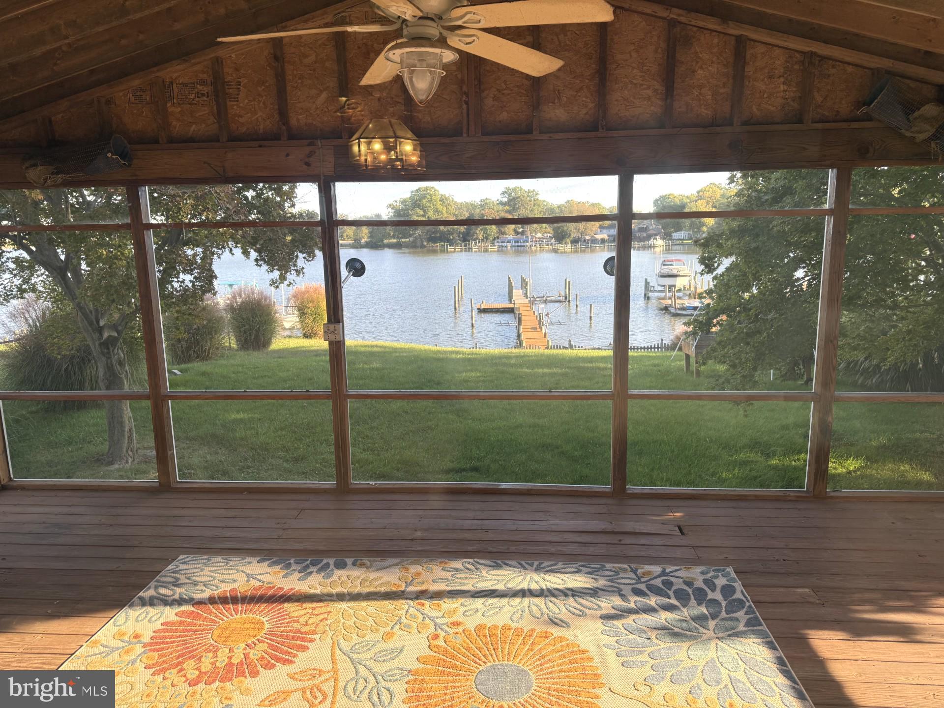 MIDDLE RIVER - Residential