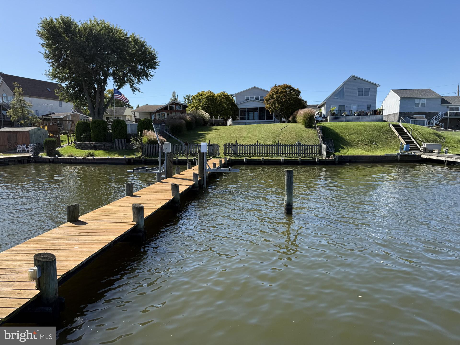 MIDDLE RIVER - Residential