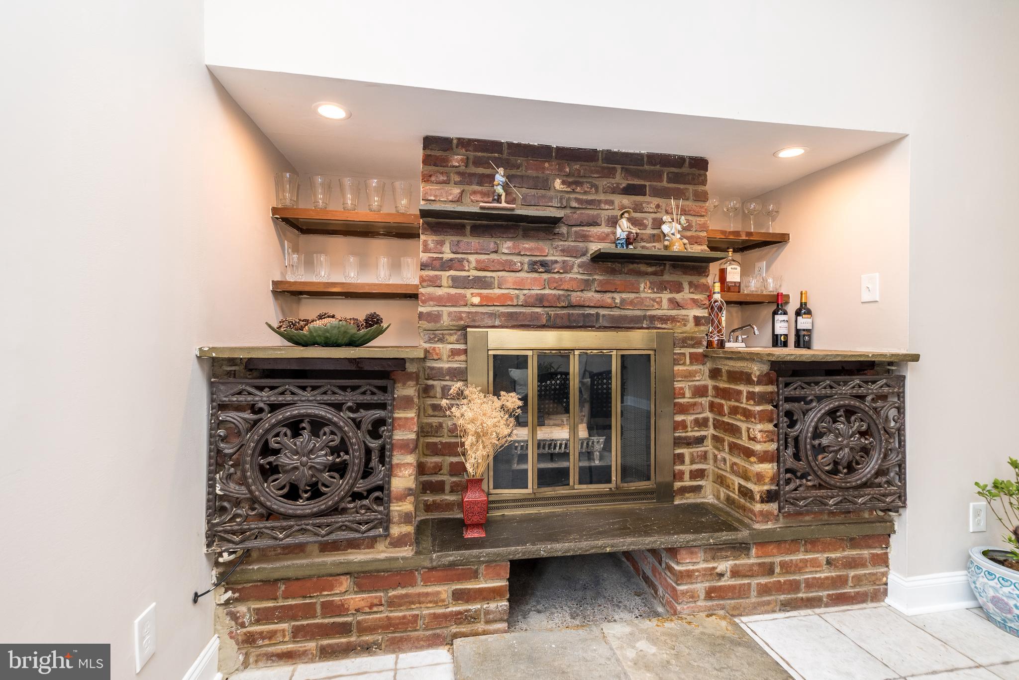 CHELTENHAM VIL - Residential