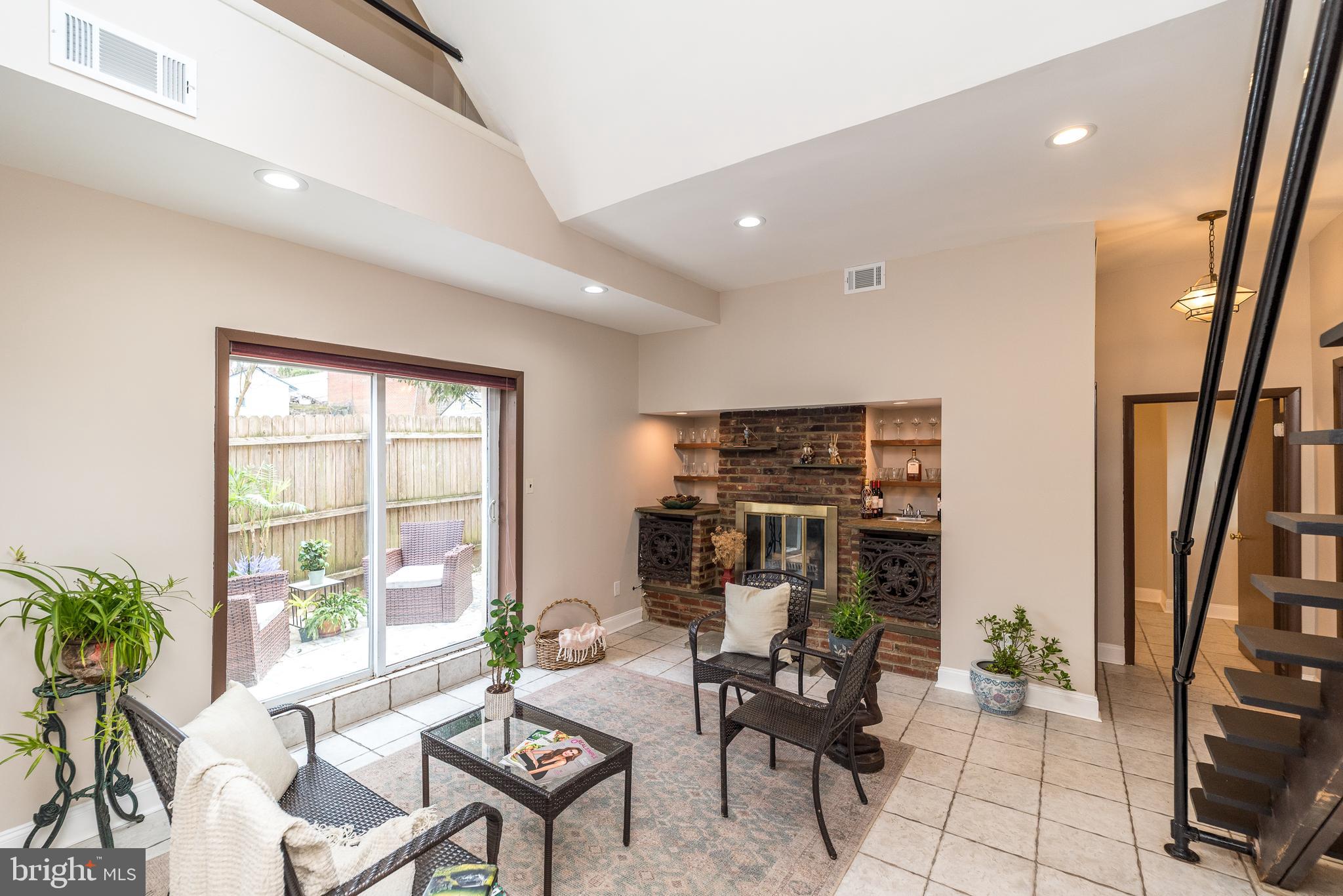 CHELTENHAM VIL - Residential