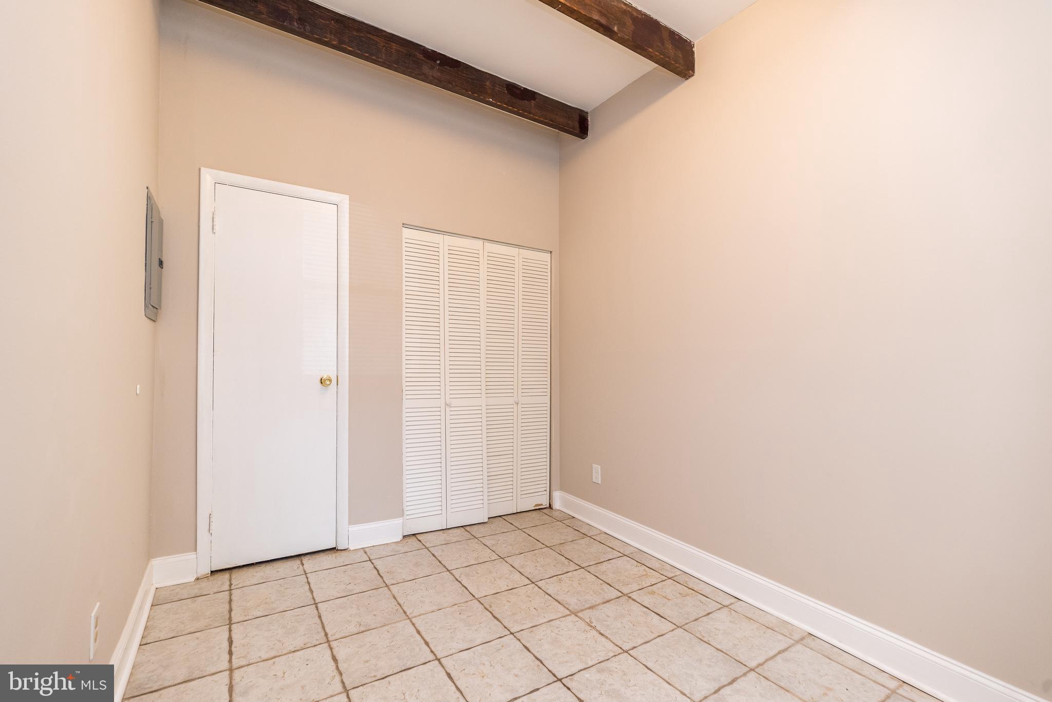 CHELTENHAM VIL - Residential