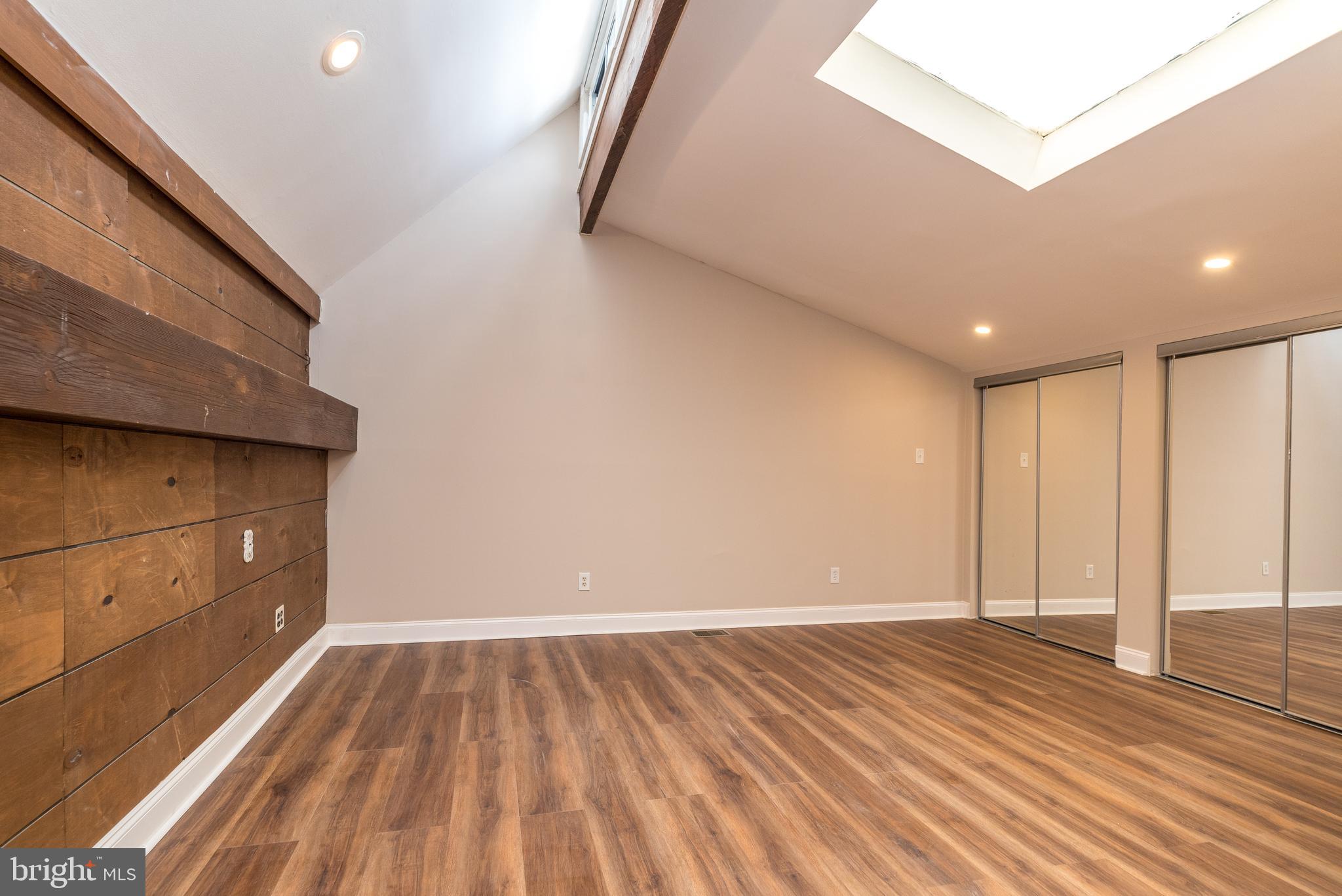 CHELTENHAM VIL - Residential