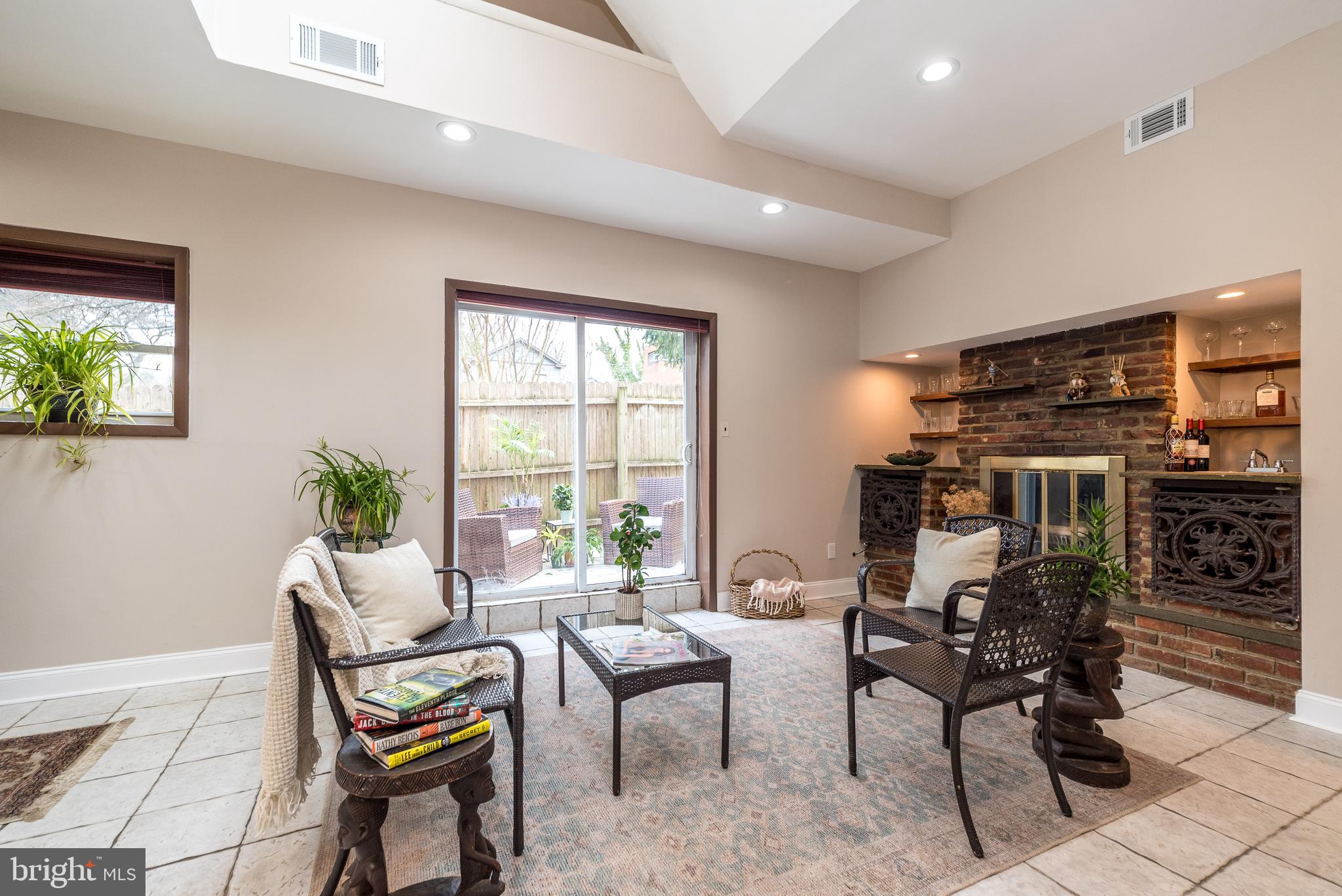 CHELTENHAM VIL - Residential