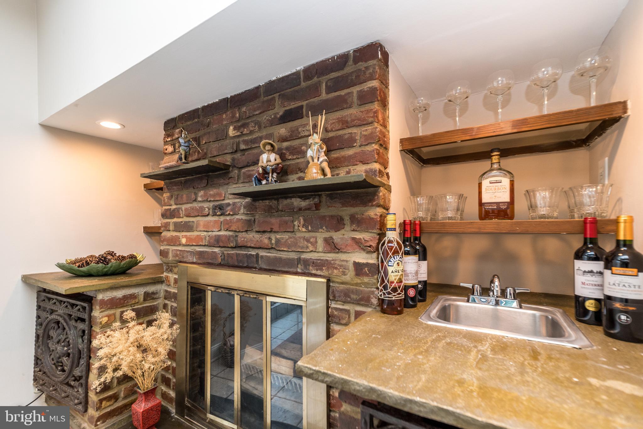 CHELTENHAM VIL - Residential