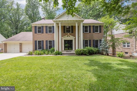 Photo of 9605 Reach Road, POTOMAC, MD 20854 (MLS # MDMC2182174)