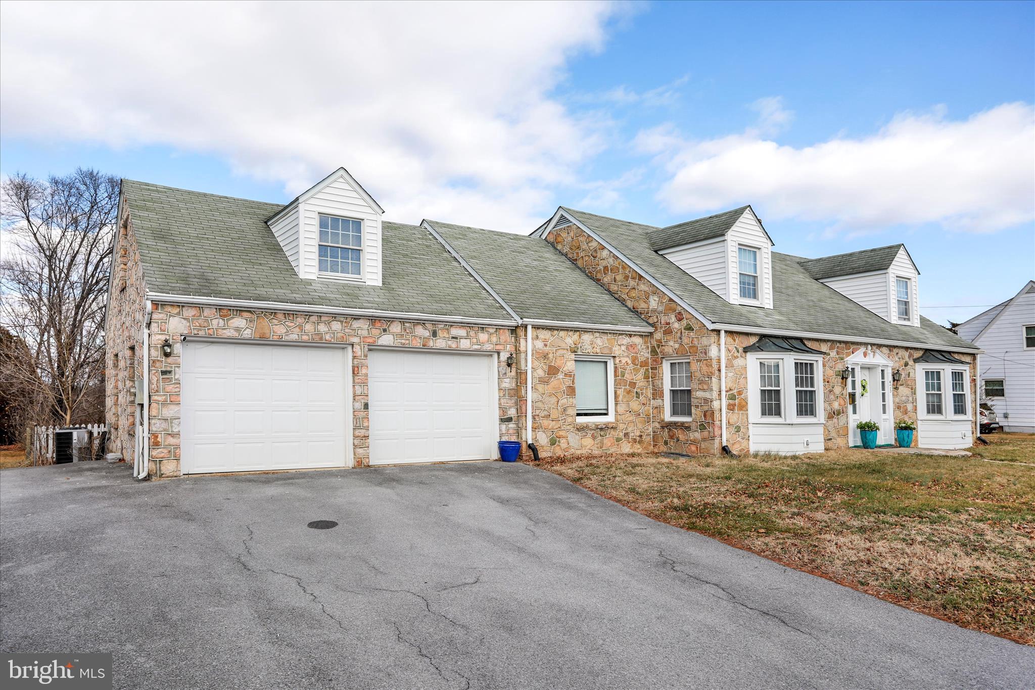 WOODSIDE - Residential