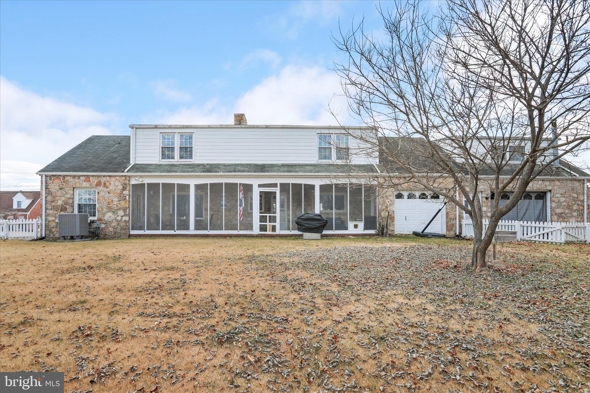 WOODSIDE - Residential