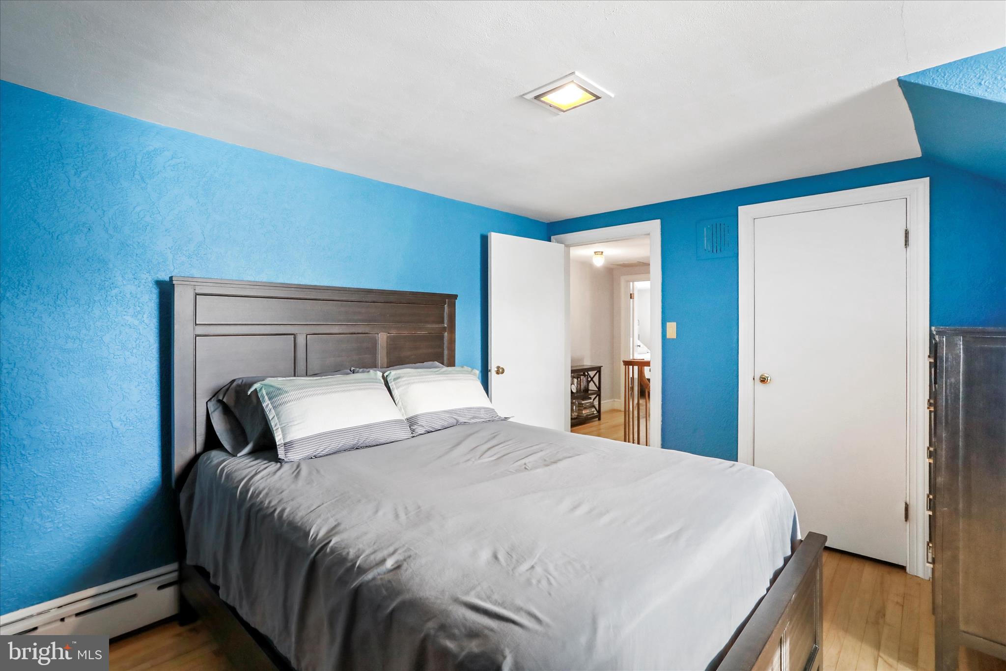 WOODSIDE - Residential